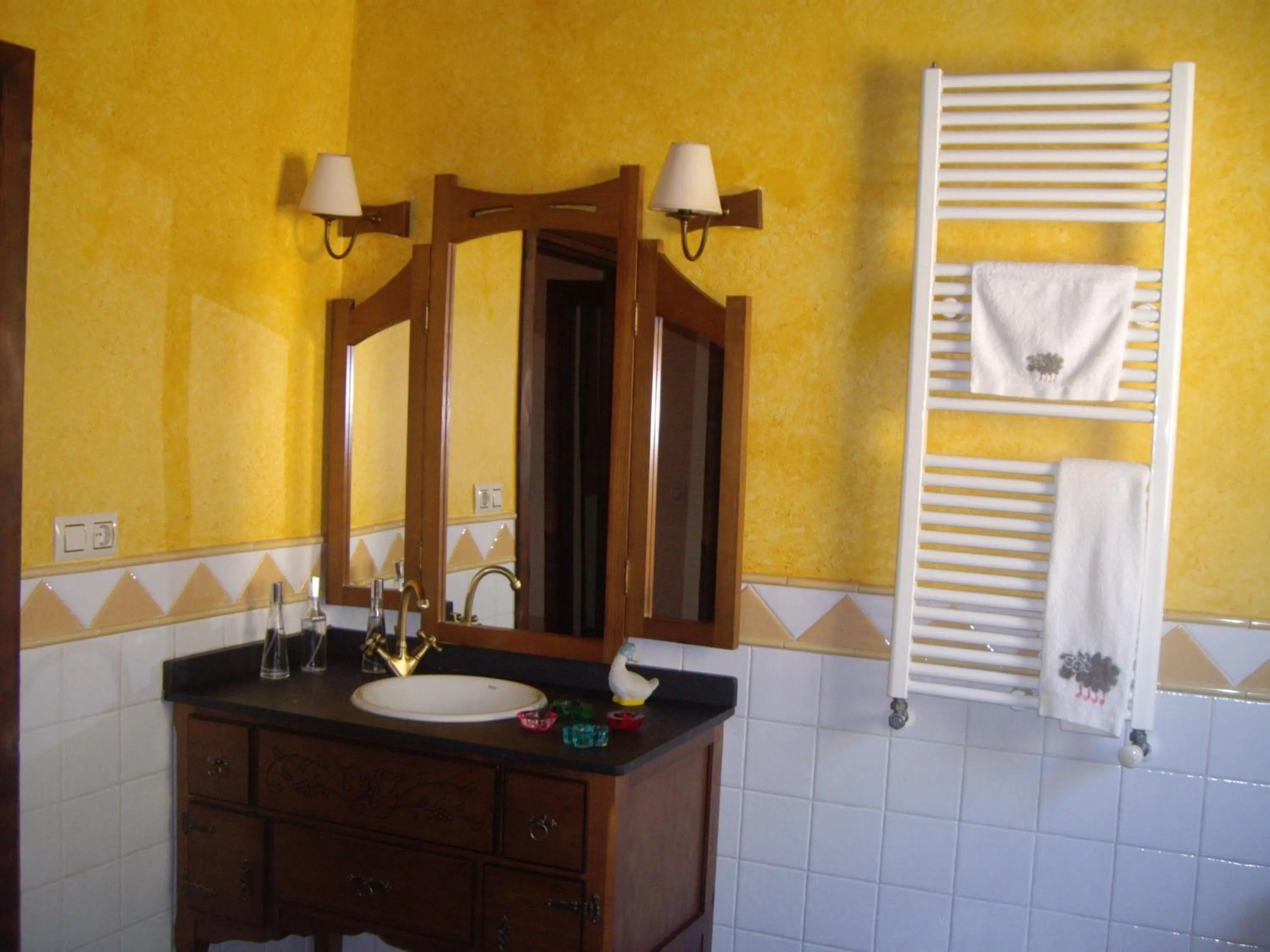 Bathroom in Turismo Rural & SPA El Cercado