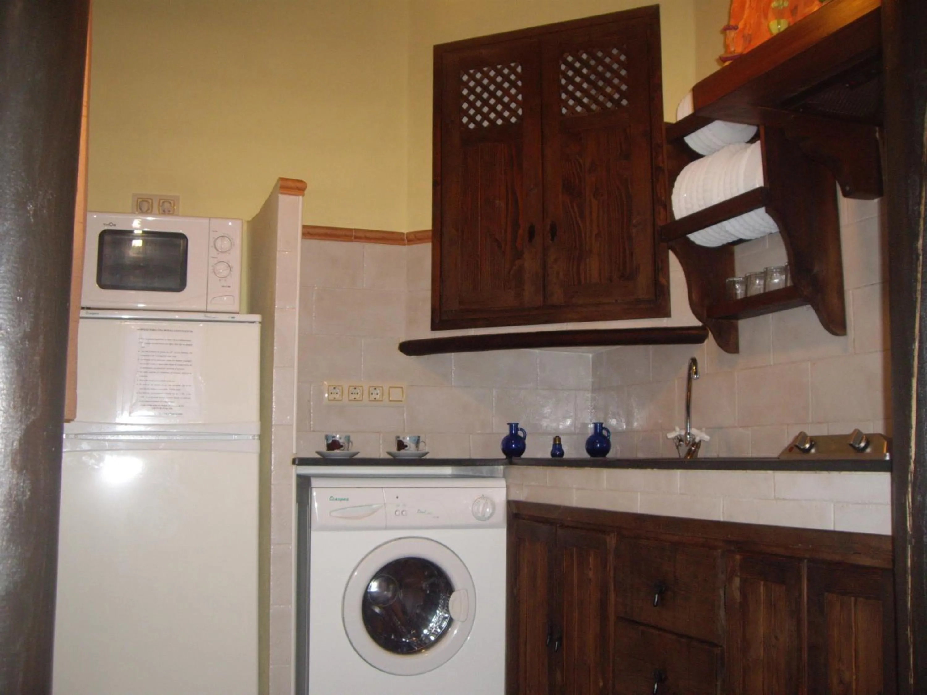 Kitchen or kitchenette in Turismo Rural & SPA El Cercado