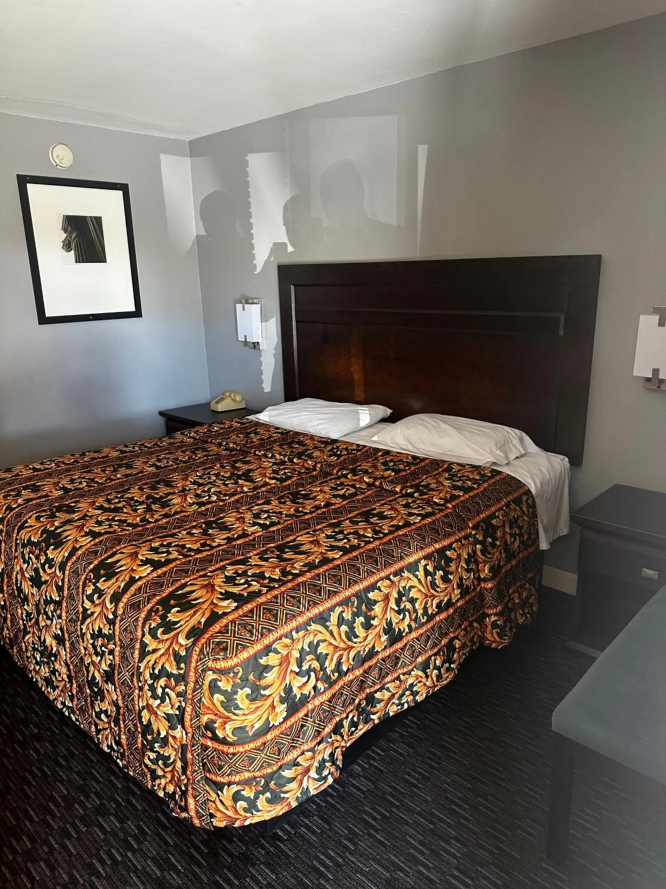 Apache Motel