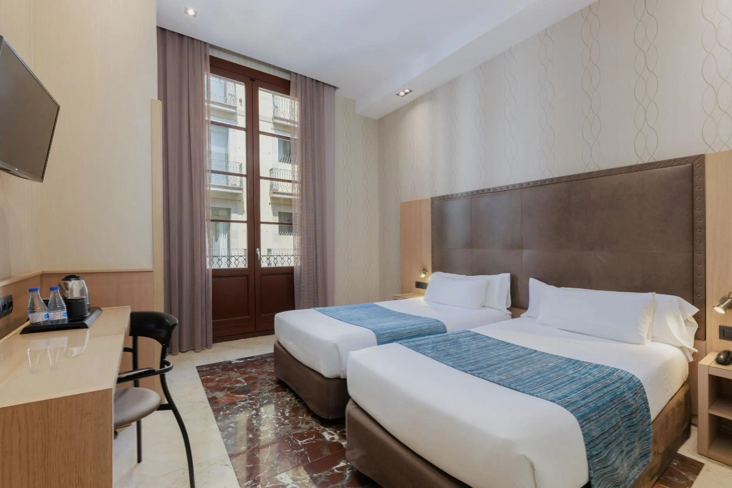 Bedroom, Bed in Hotel Gótico