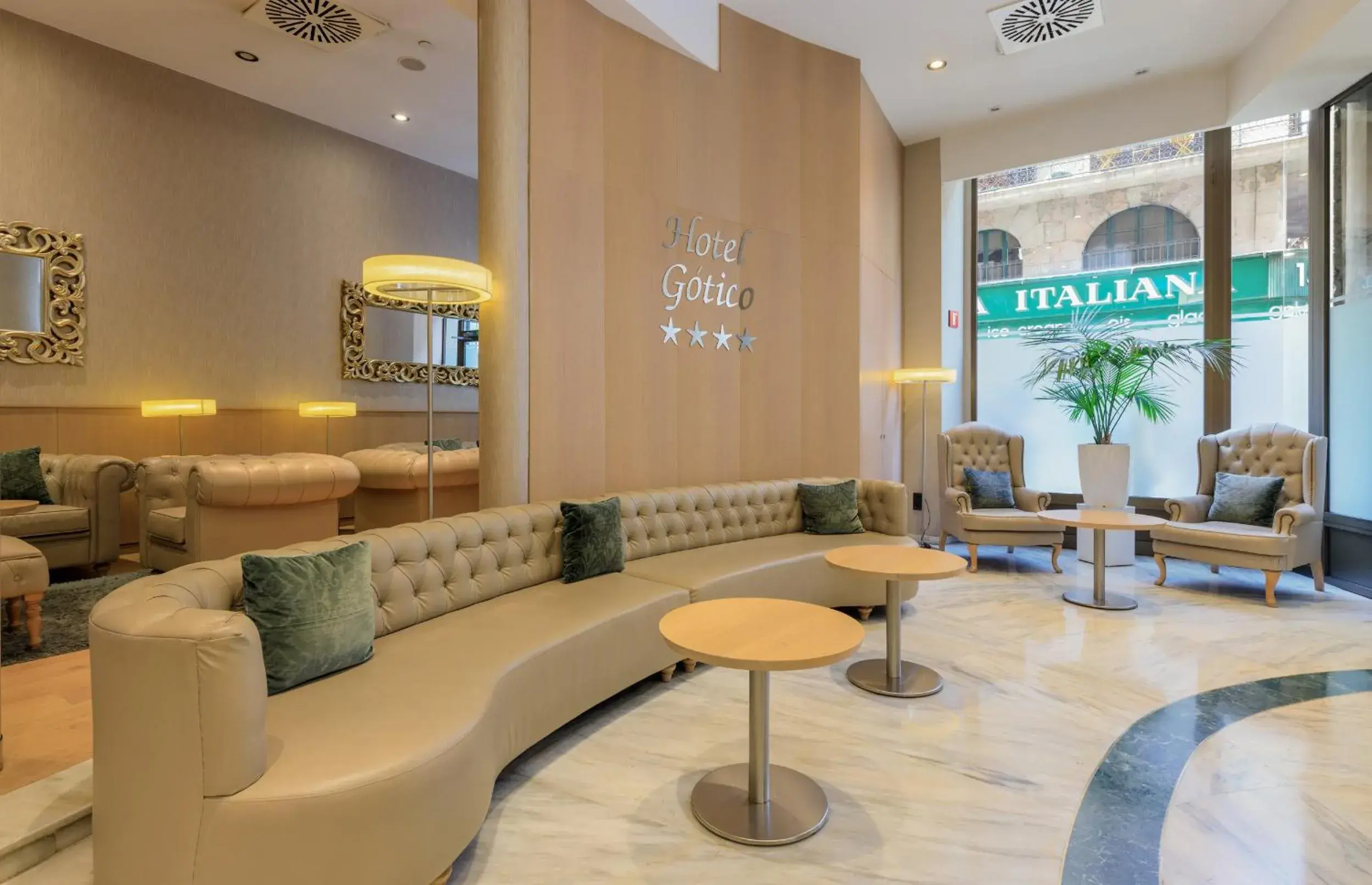 Living room in Hotel Gótico Living room in Hotel Gótico