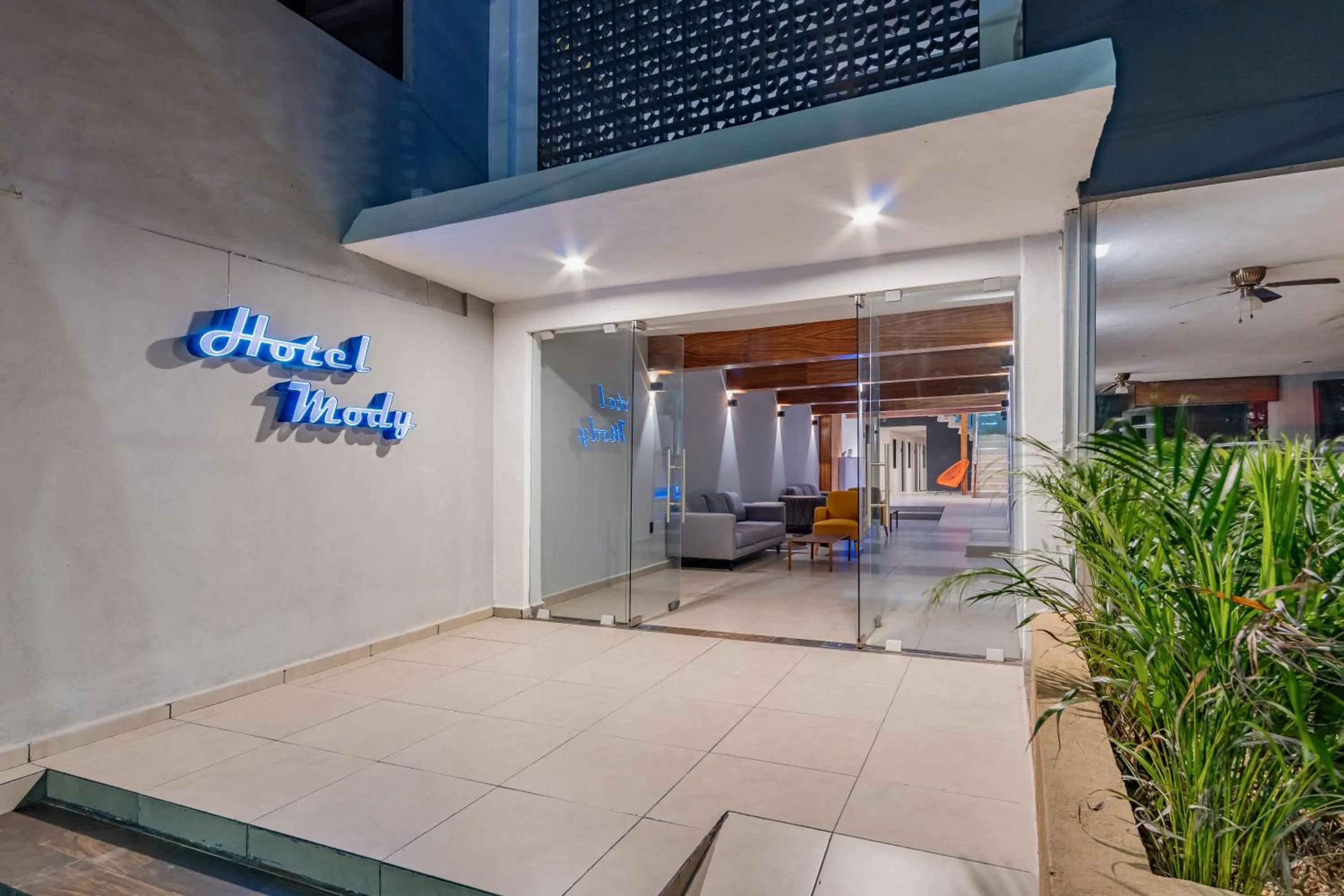 Facade/entrance in Hotel Mody Merida