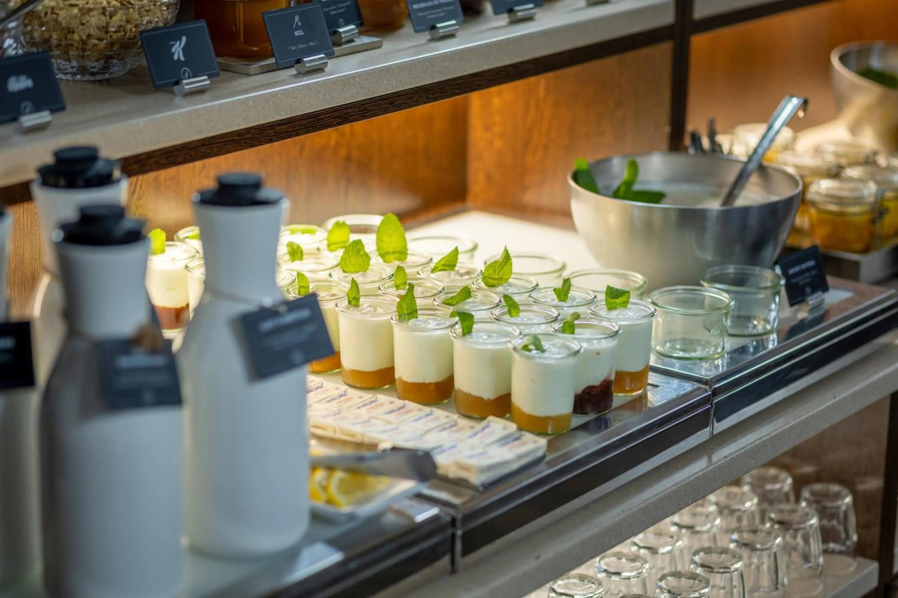 Buffet breakfast in Hotel Suizo