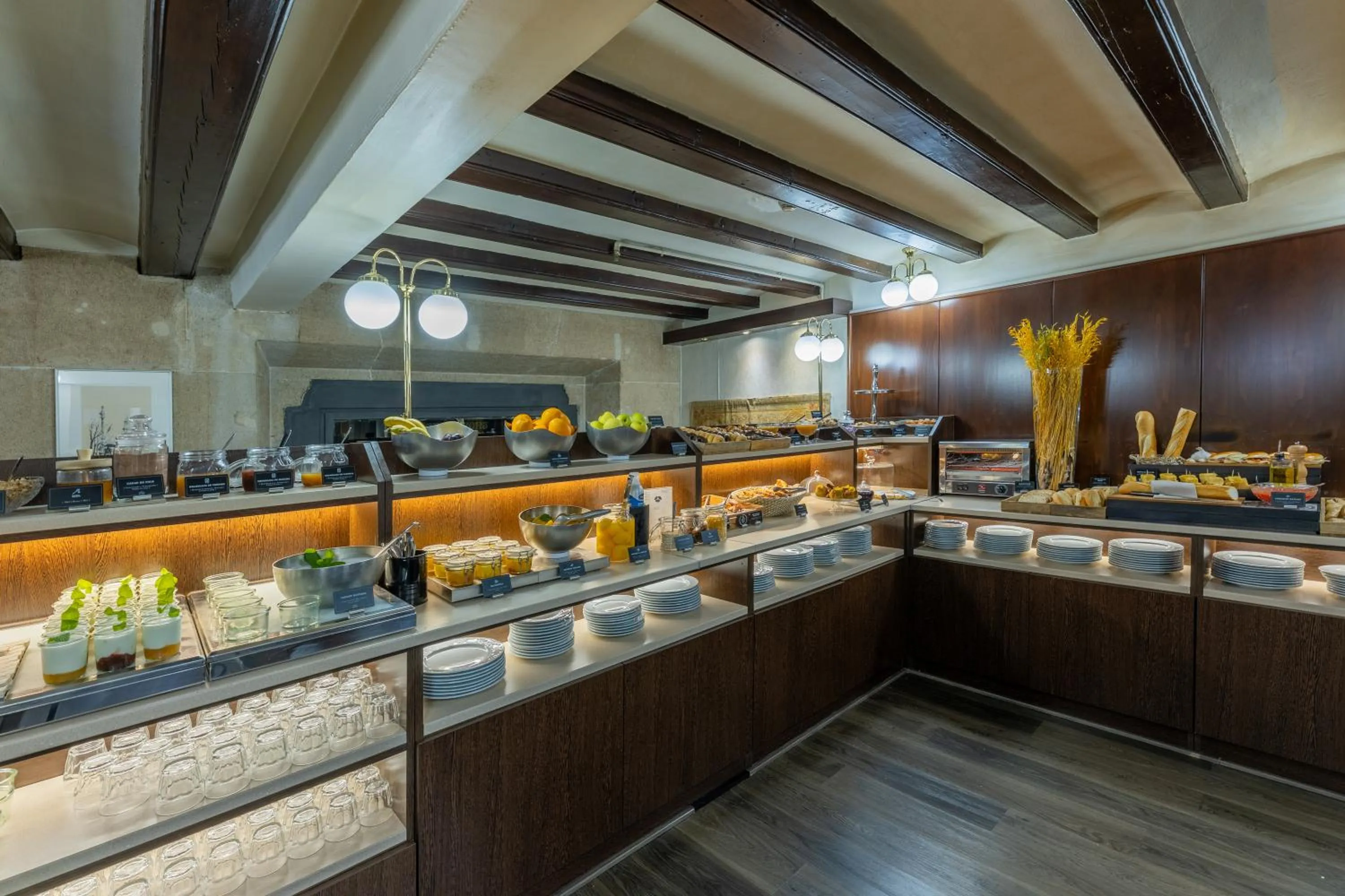 Buffet breakfast in Hotel Suizo