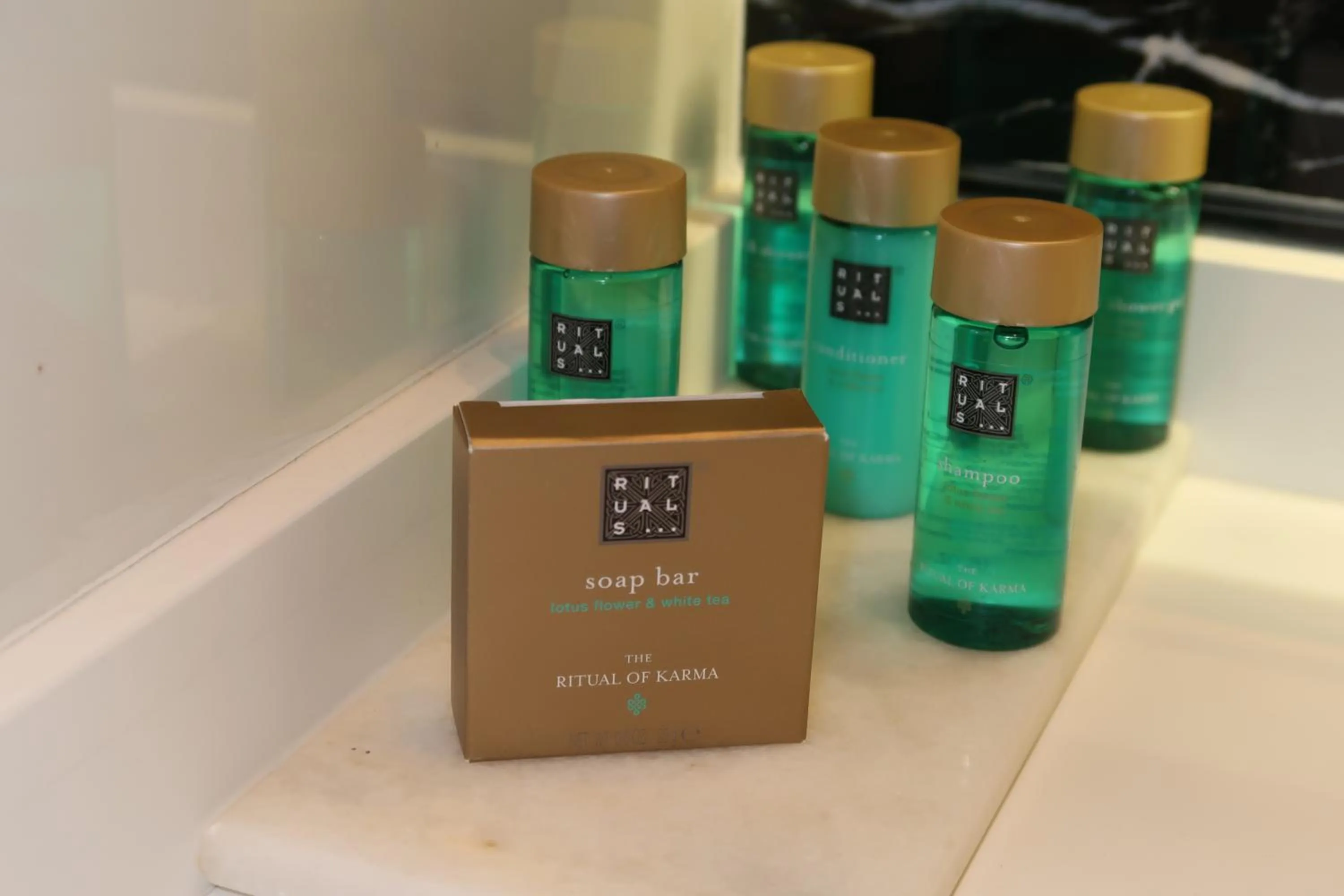 Toilet in Calisi Hotel