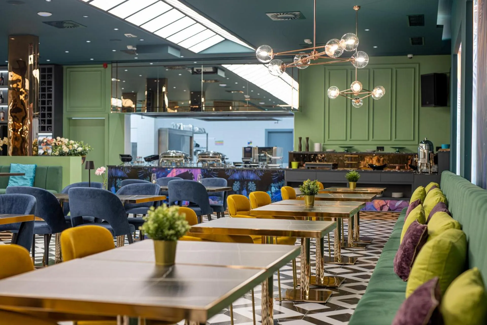 Restaurant/places to eat in Calisi Hotel