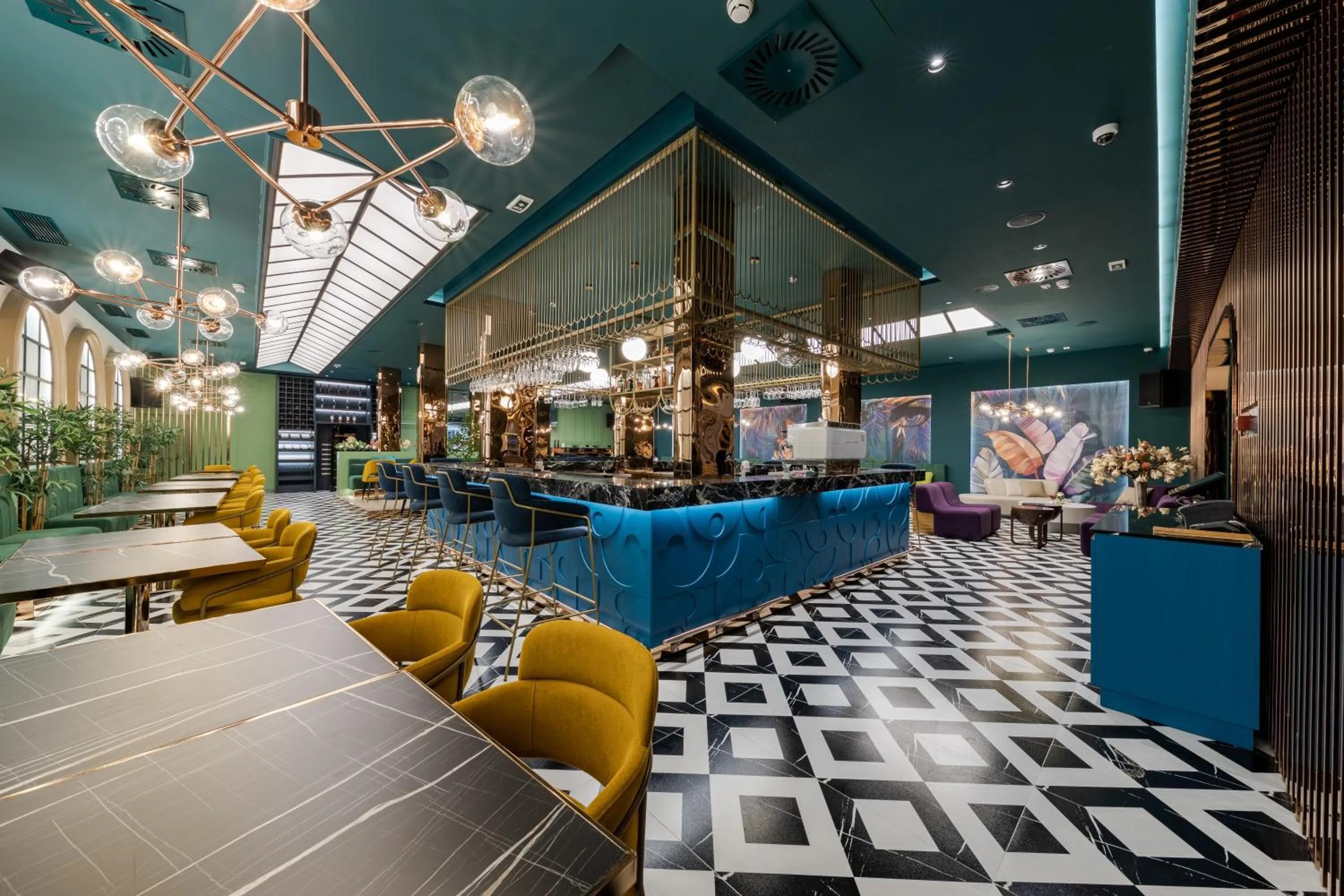 Restaurant/places to eat in Calisi Hotel