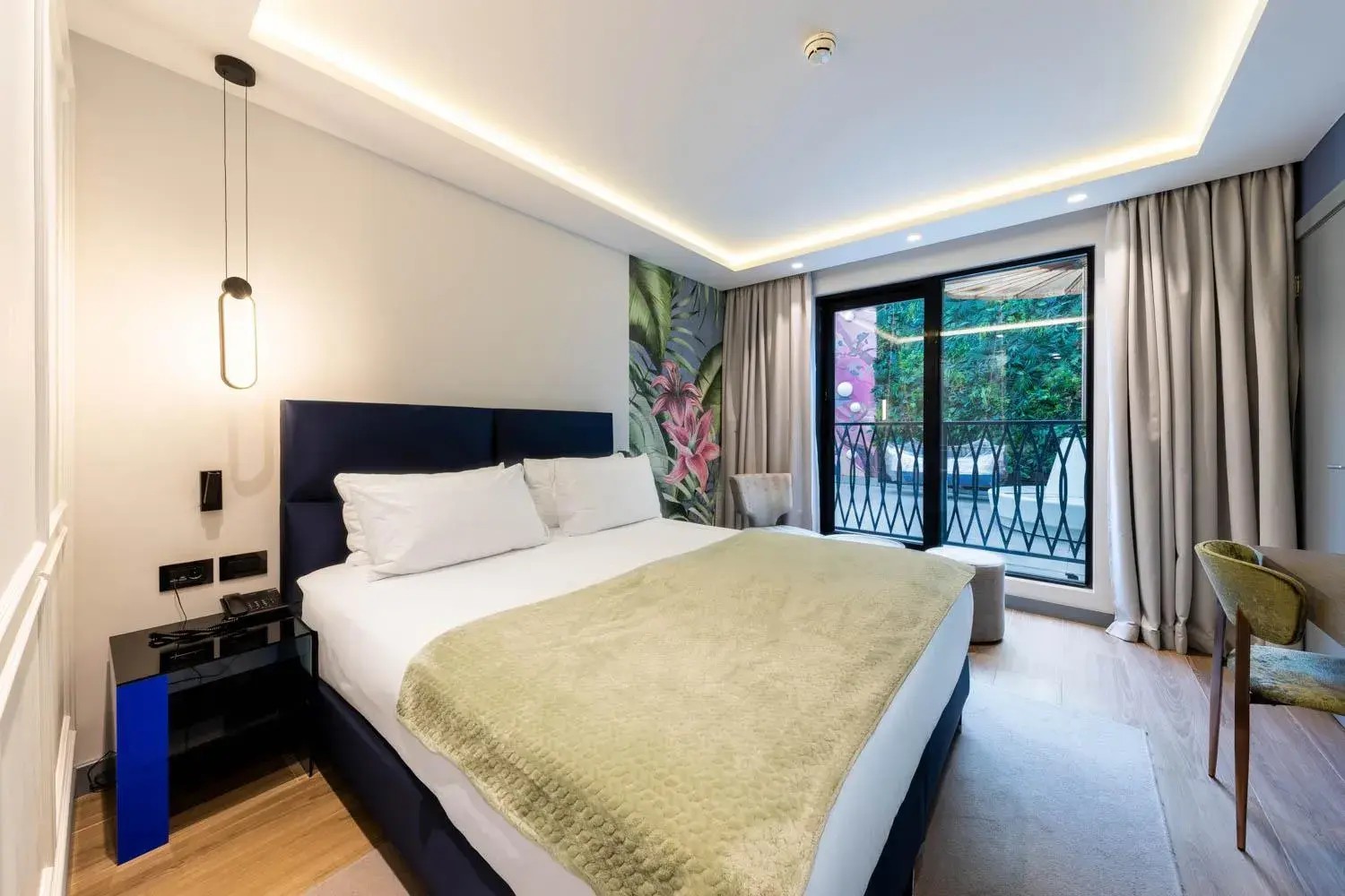 Deluxe Double Room with Garden View in Calisi Hotel Deluxe Double Room with Garden View in Calisi Hotel