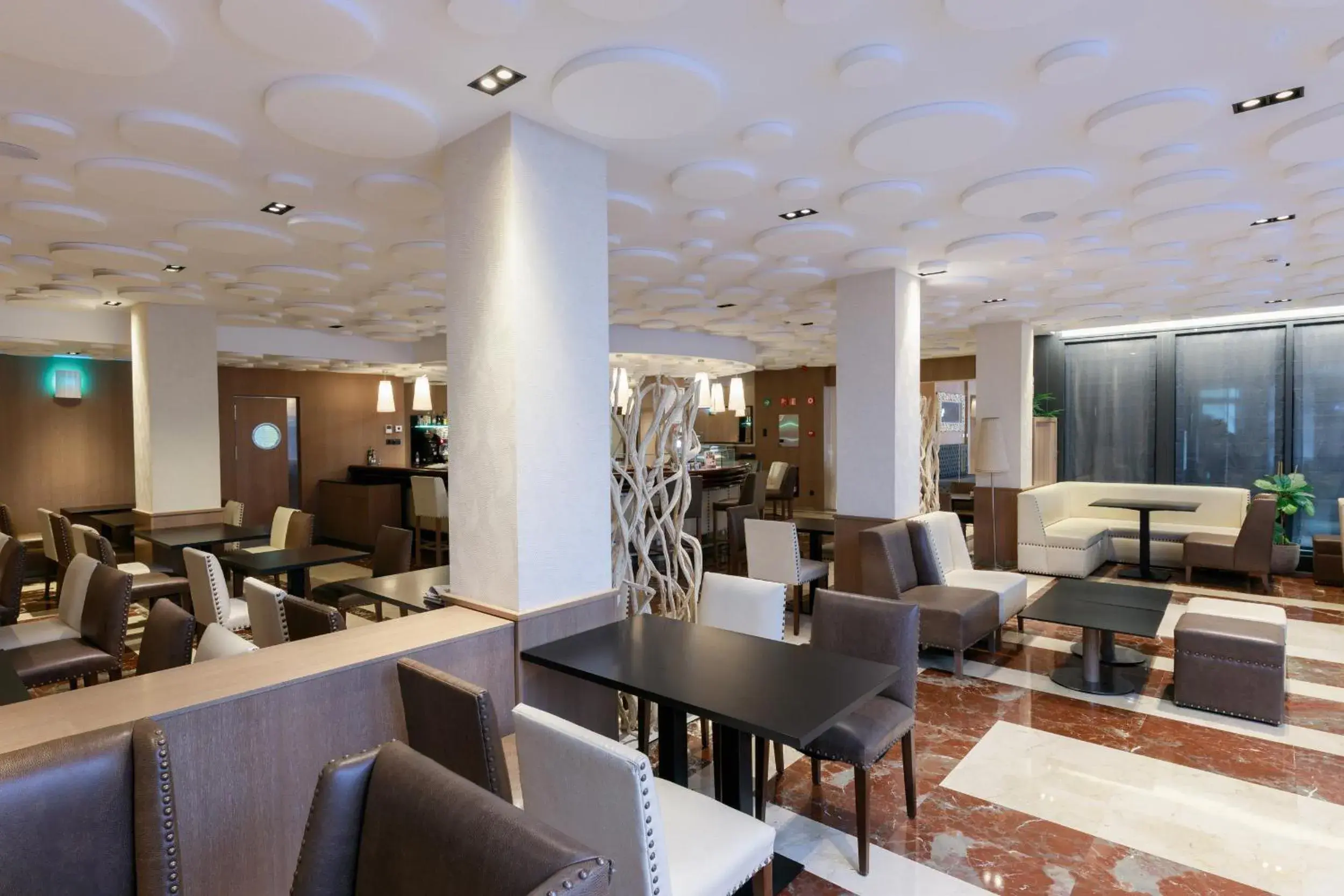 Lounge or bar in Hotel Pedro I De Aragon 4 Estrellas SUPERIOR Lounge or bar in Hotel Pedro I De Aragon 4 Estrellas SUPERIOR