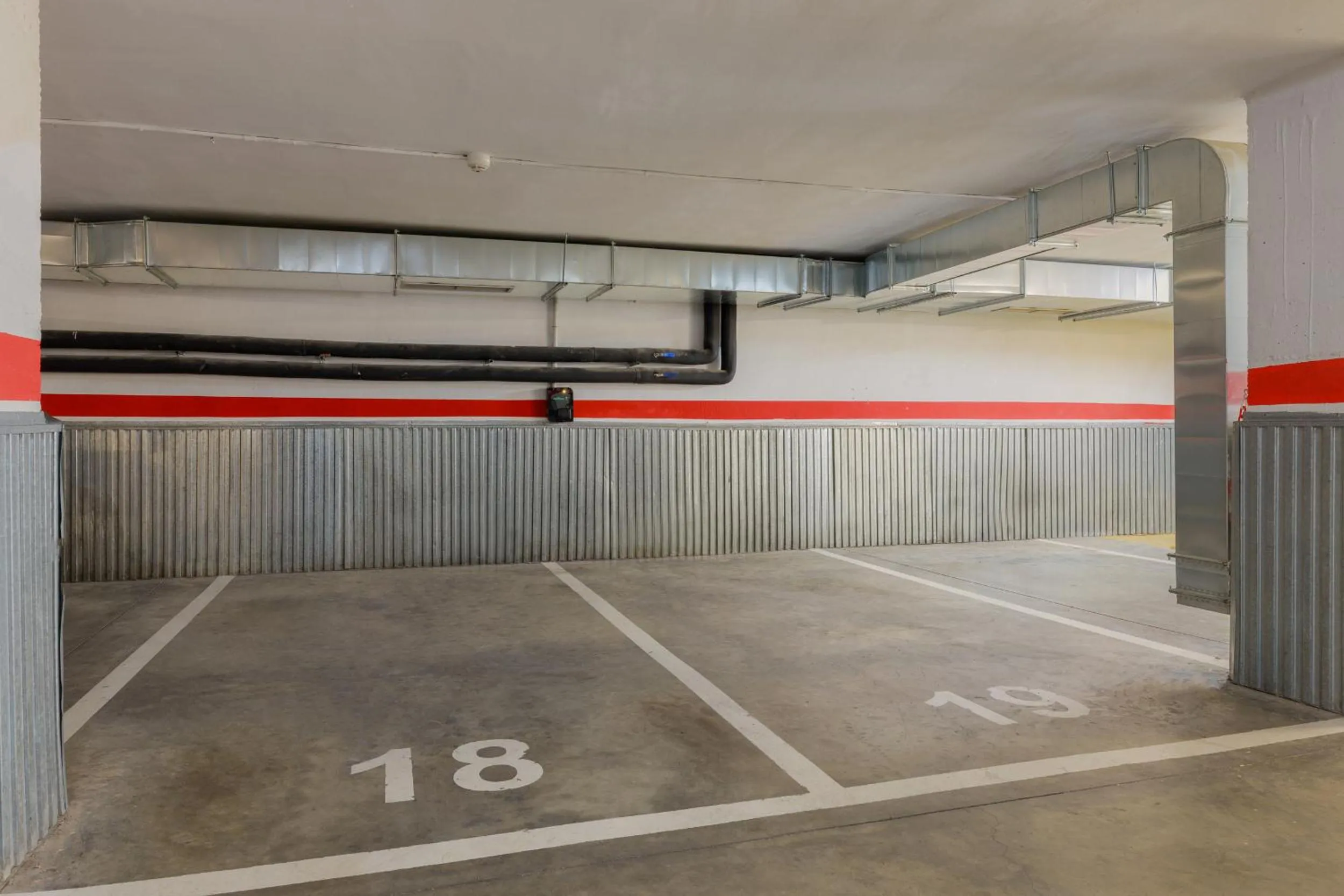 Parking in Hotel Pedro I De Aragon 4 Estrellas SUPERIOR