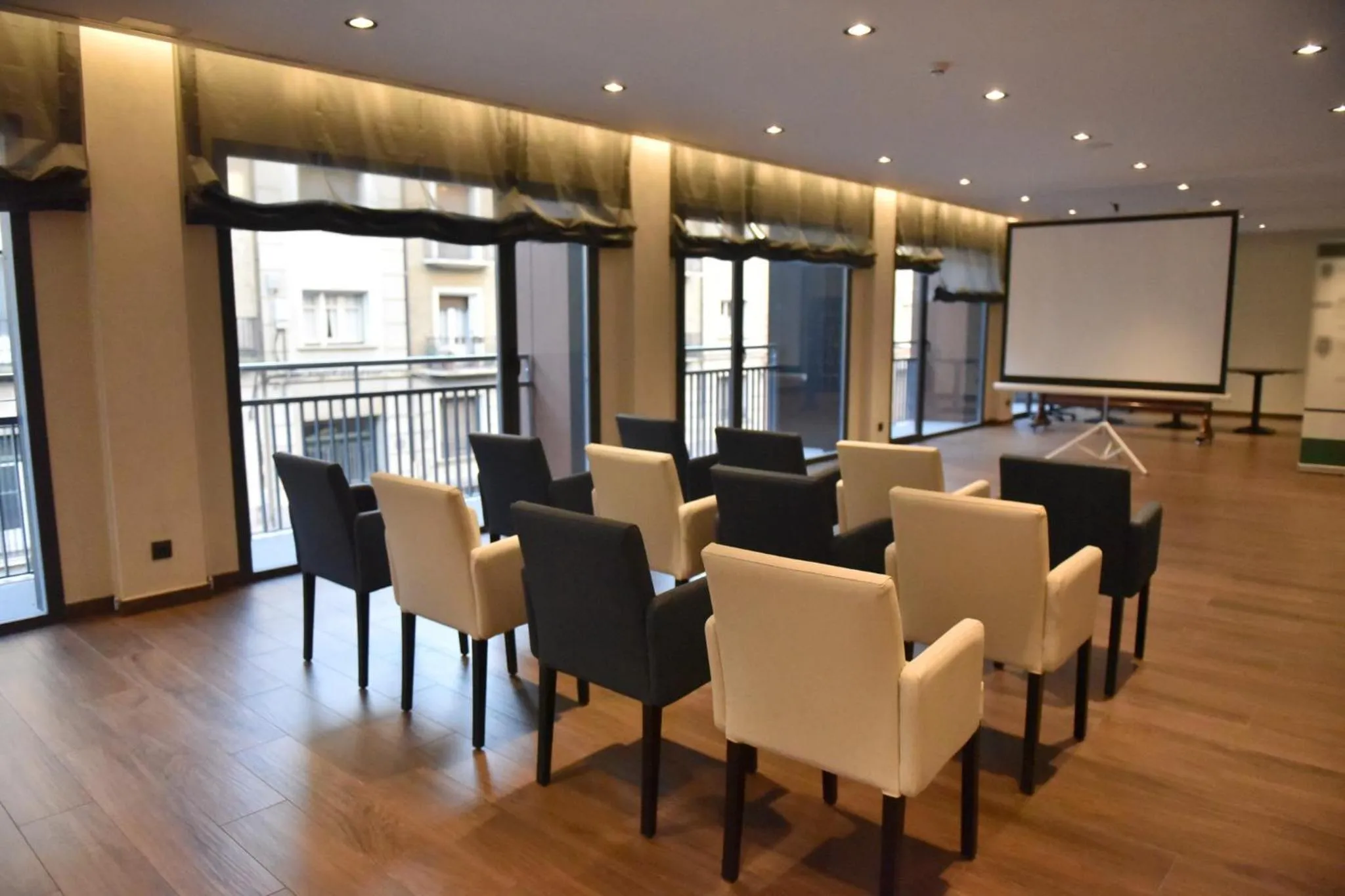 Meeting/conference room in Hotel Pedro I De Aragon 4 Estrellas SUPERIOR