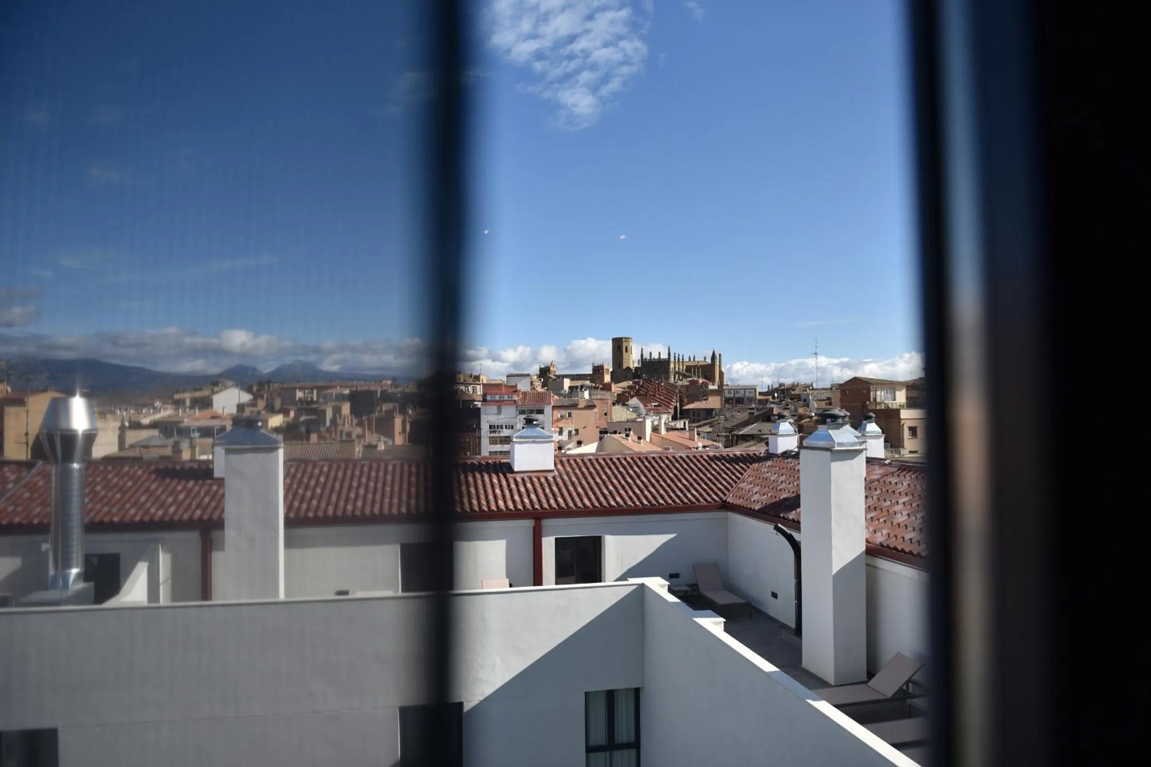 Landmark view in Hotel Pedro I De Aragon 4 Estrellas SUPERIOR