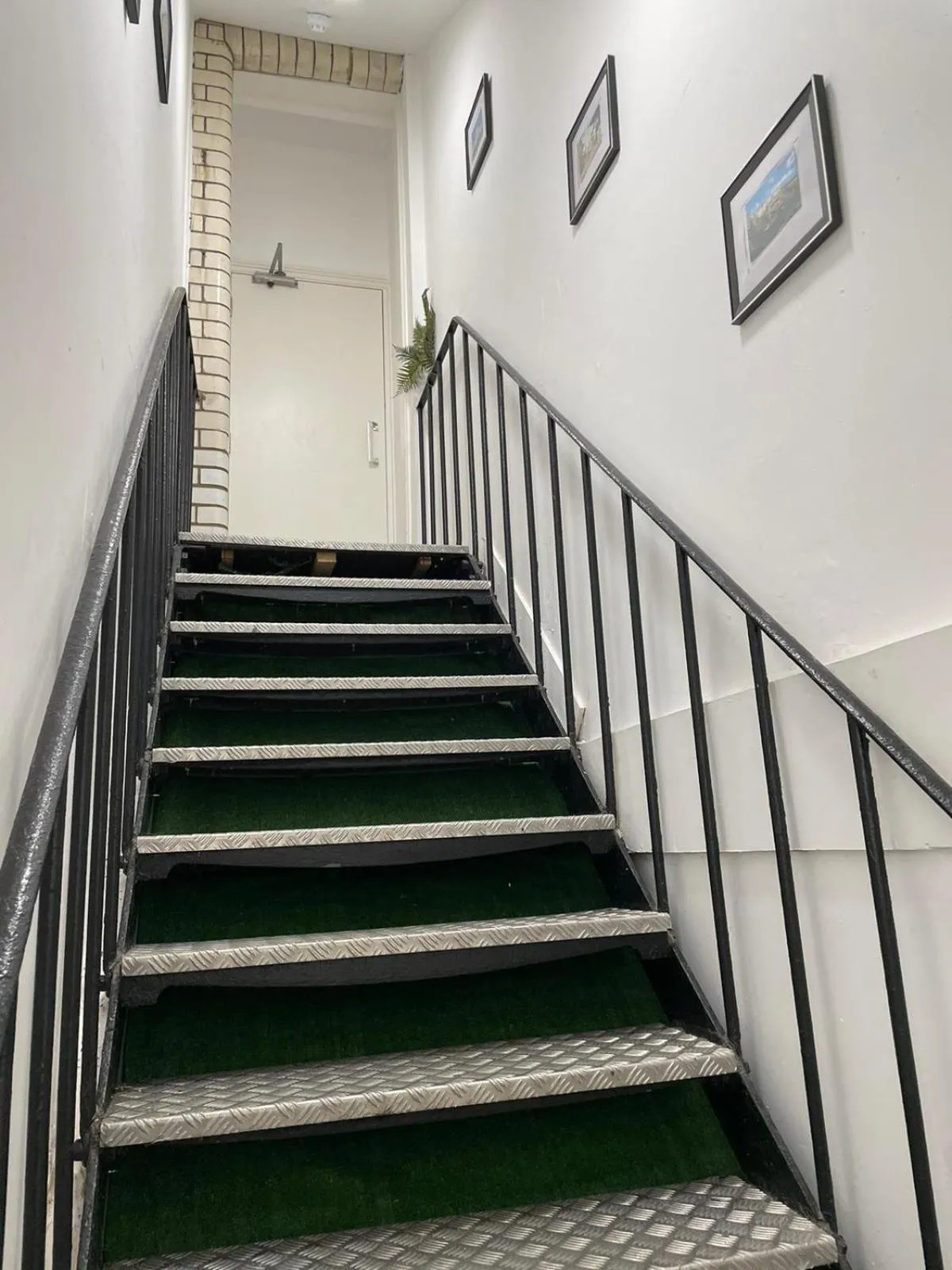 Mollyinn Central Brighton