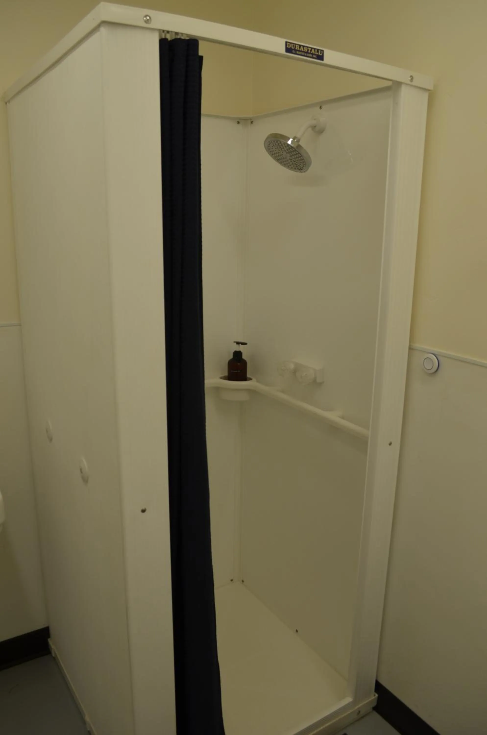 Public Bath in Starlight Retreat Yellowstone