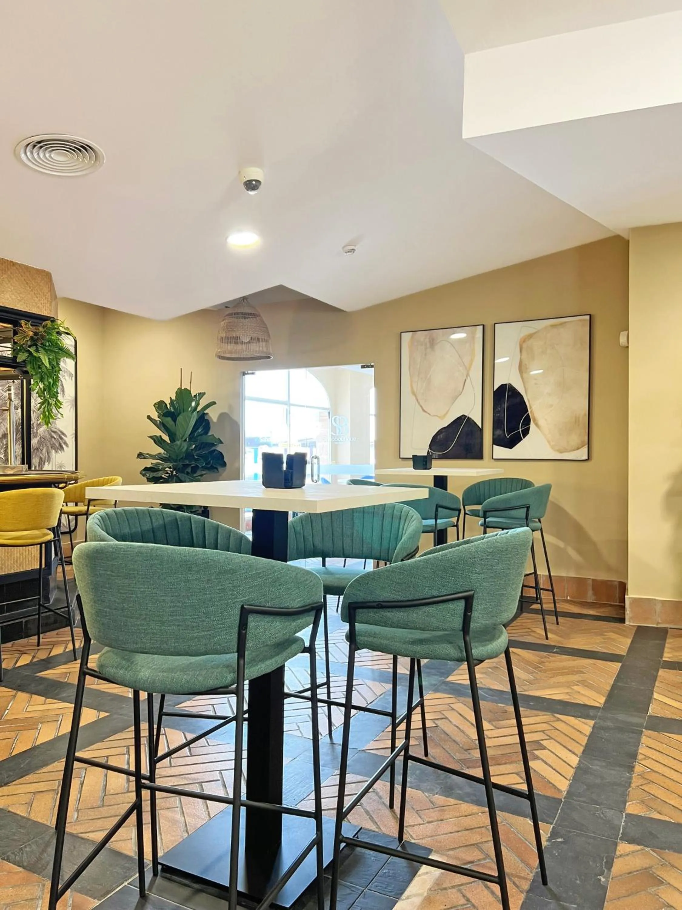 Lounge or bar in Soho Boutique Puerto