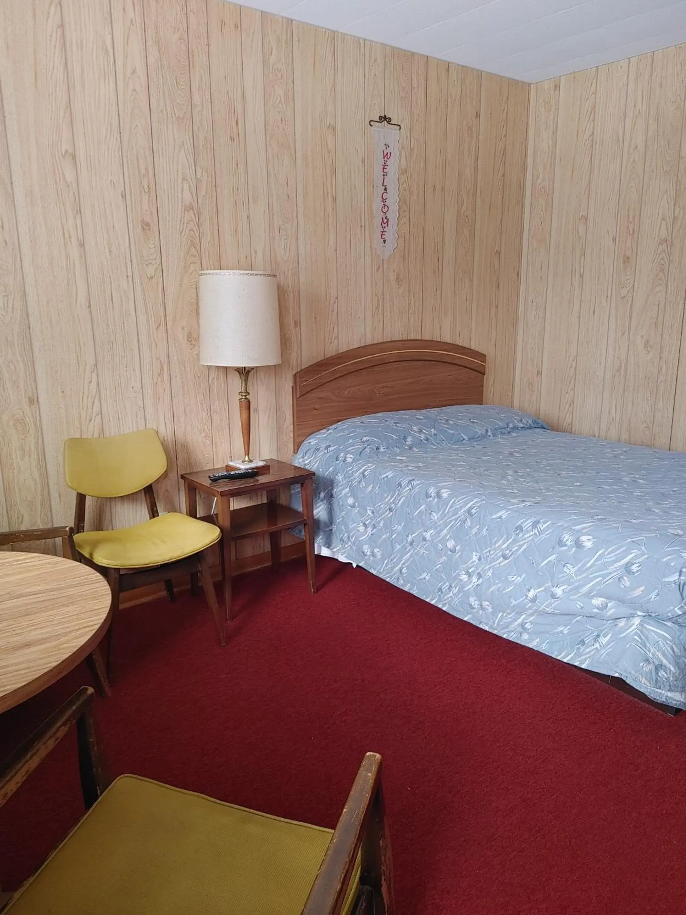 Bed in Sunset Motel Bed in Sunset Motel