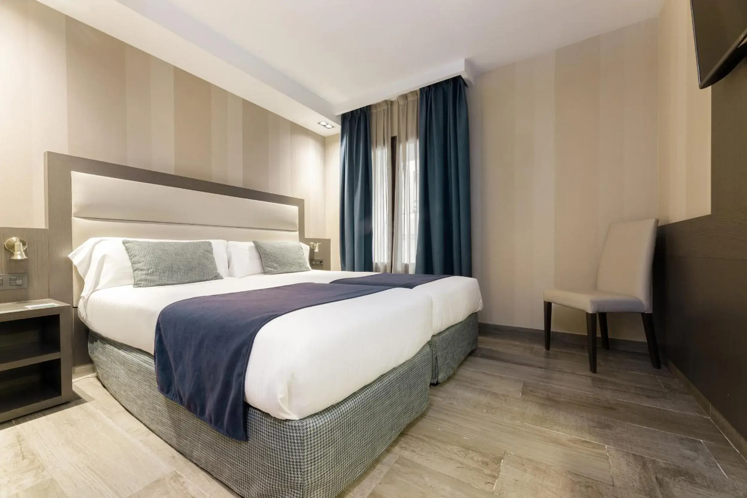 Bedroom, Bed in Hotel Reina Cristina Bedroom, Bed in Hotel Reina Cristina