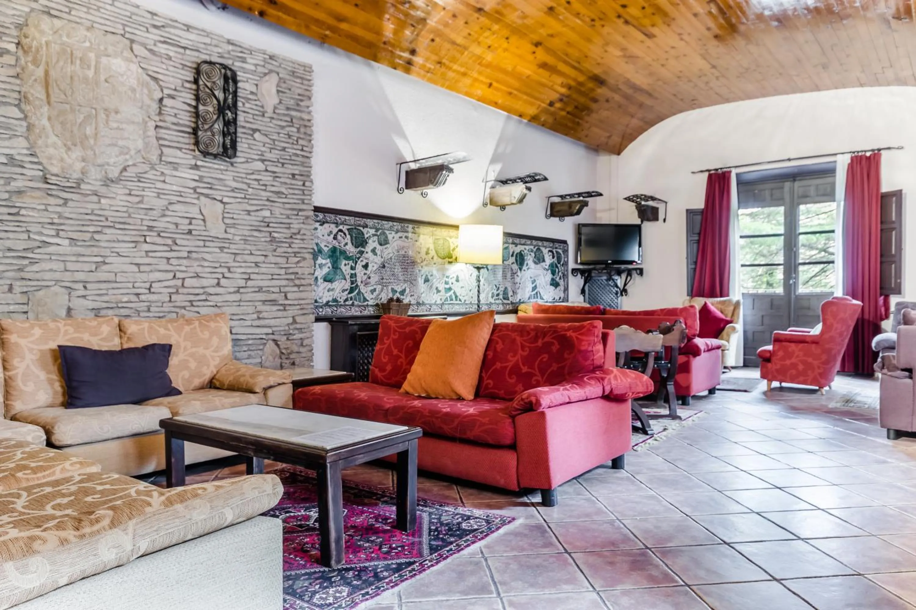 Communal lounge/ TV room in Hotel Albarracín
