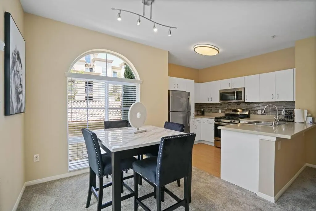 Luxury 2BR/2BA!5Min to Disney! Angelstadium! HondaCenter.