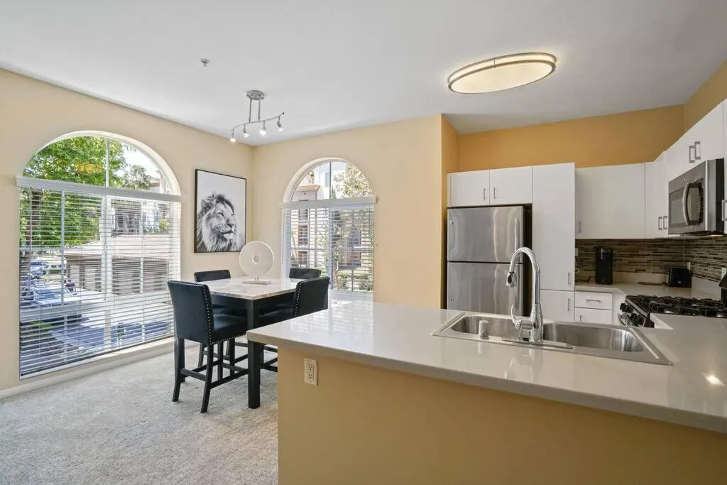 Luxury 2BR/2BA!5Min to Disney! Angelstadium! HondaCenter.