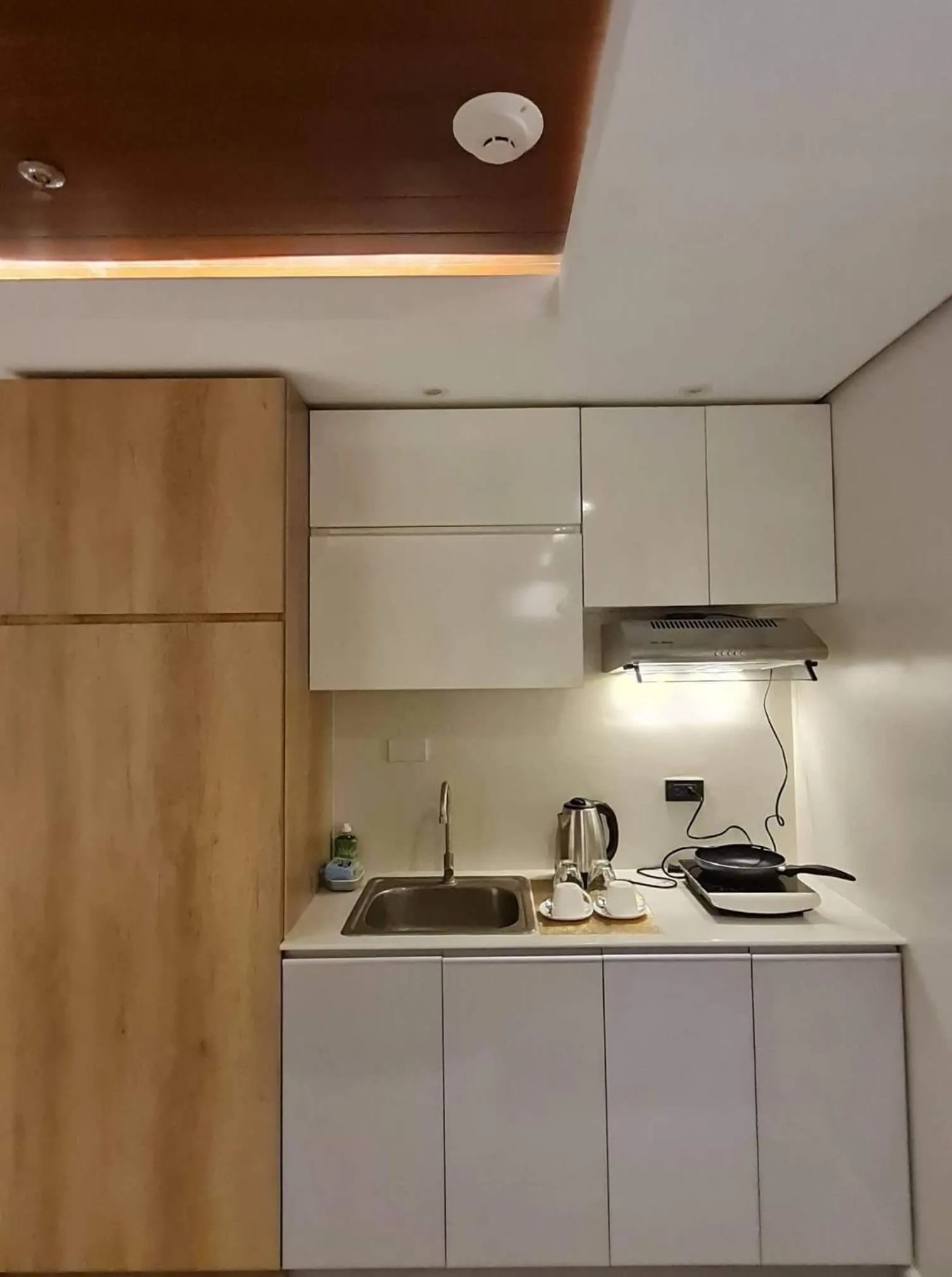 Elegant studio six in Bacolod across Ayala Mall