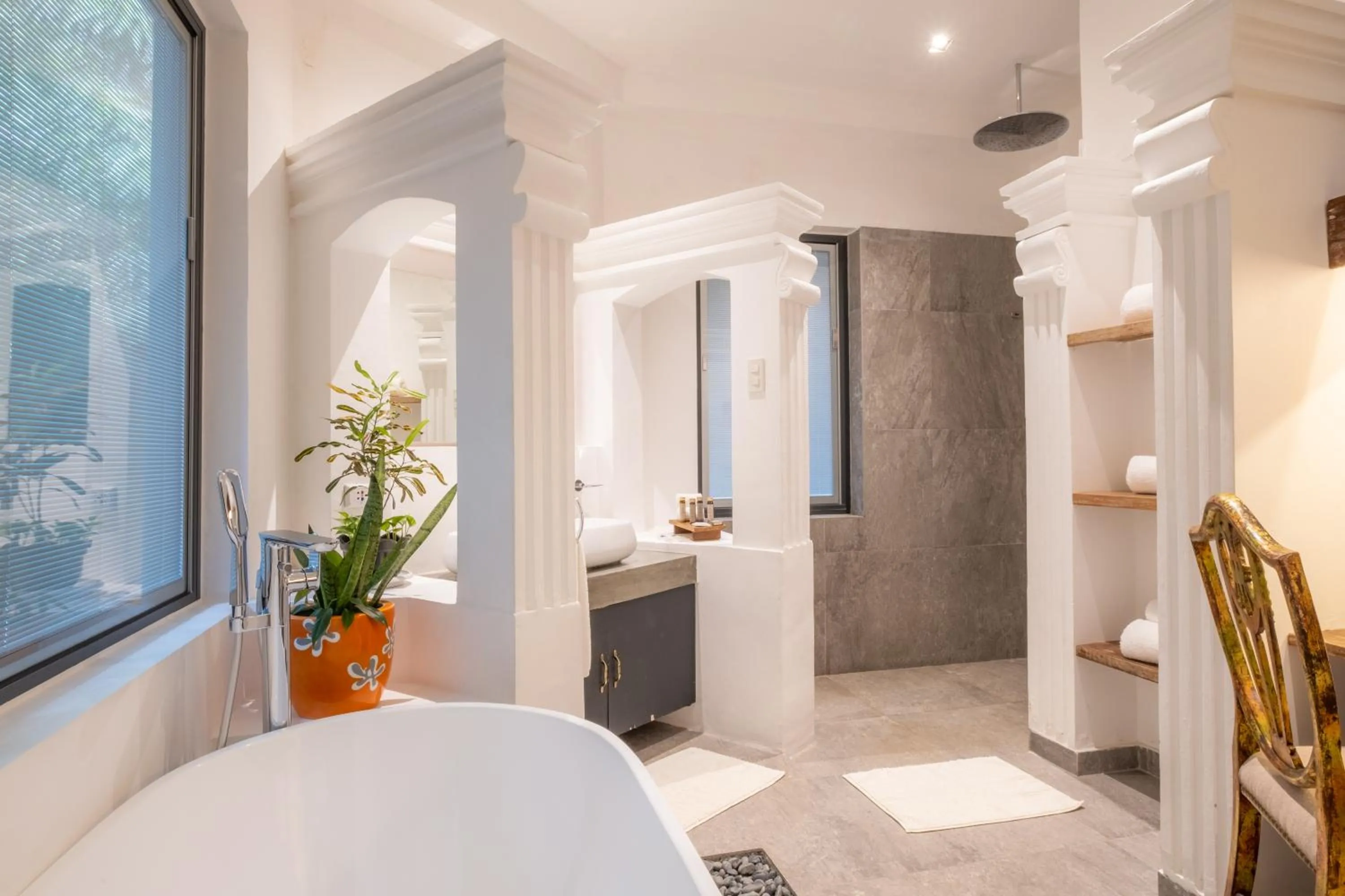 Bathroom, Bed in Nuuk Taal Lake