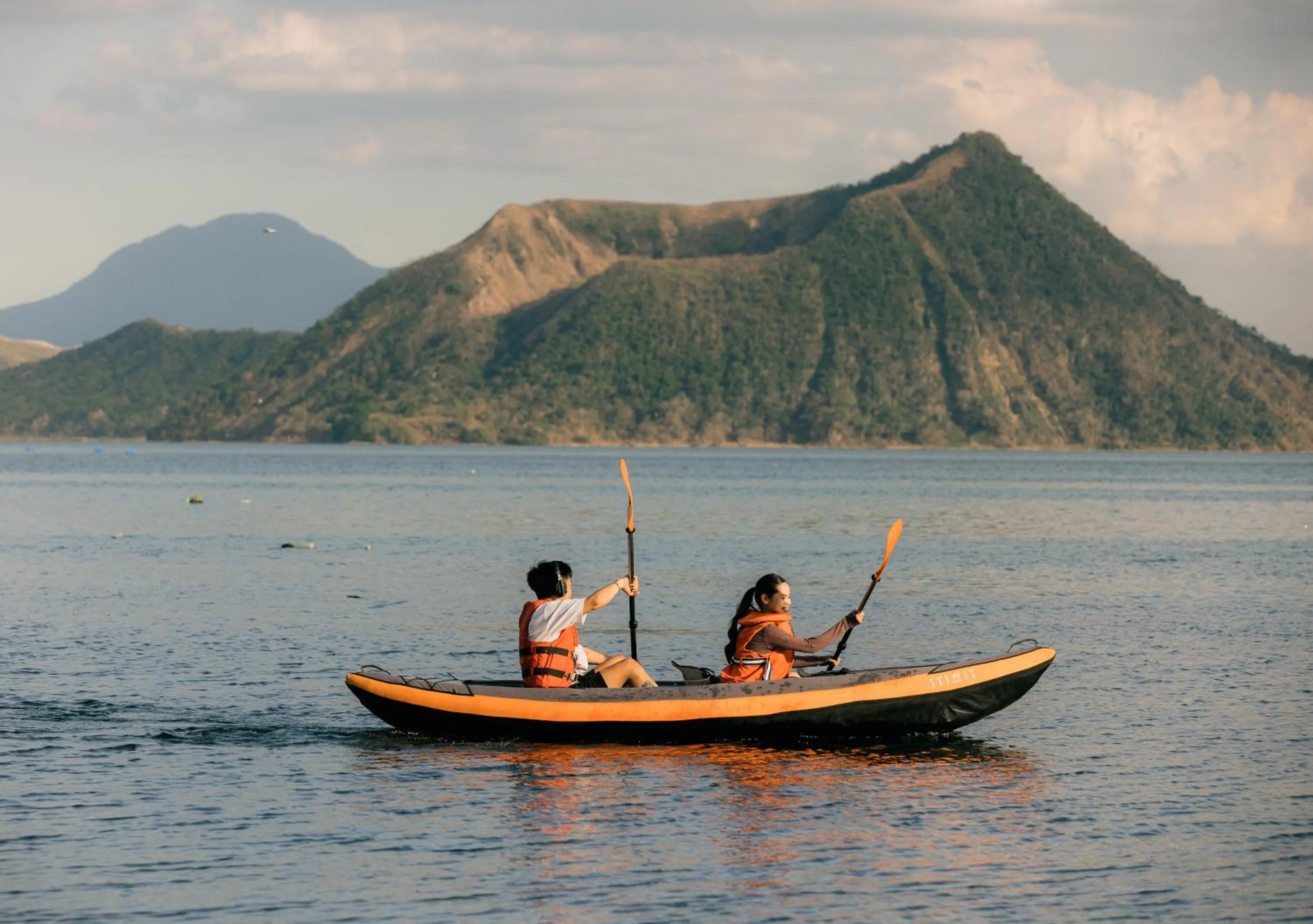Canoeing in Nuuk Taal Lake