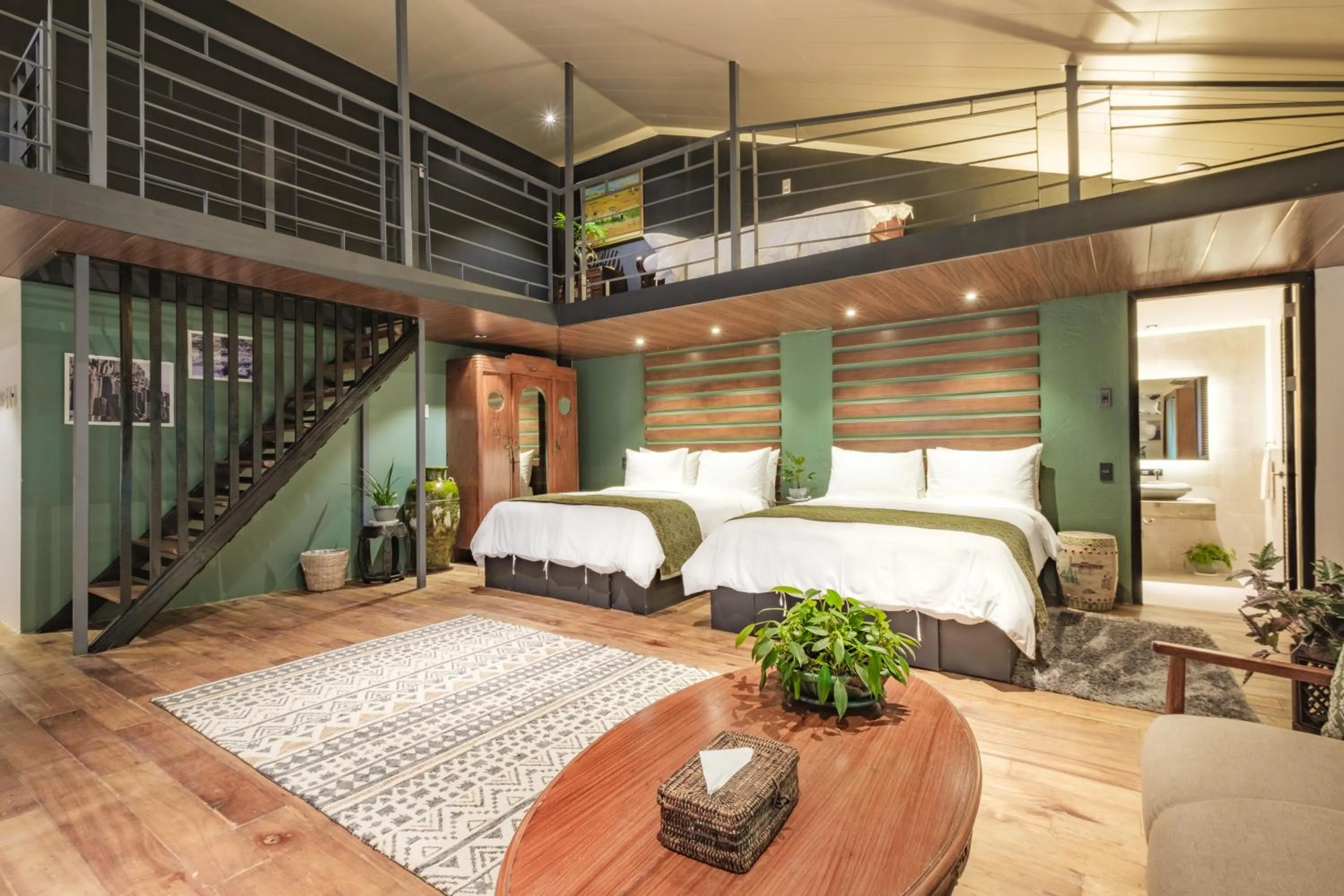 Photo of the whole room, Bed in Nuuk Taal Lake