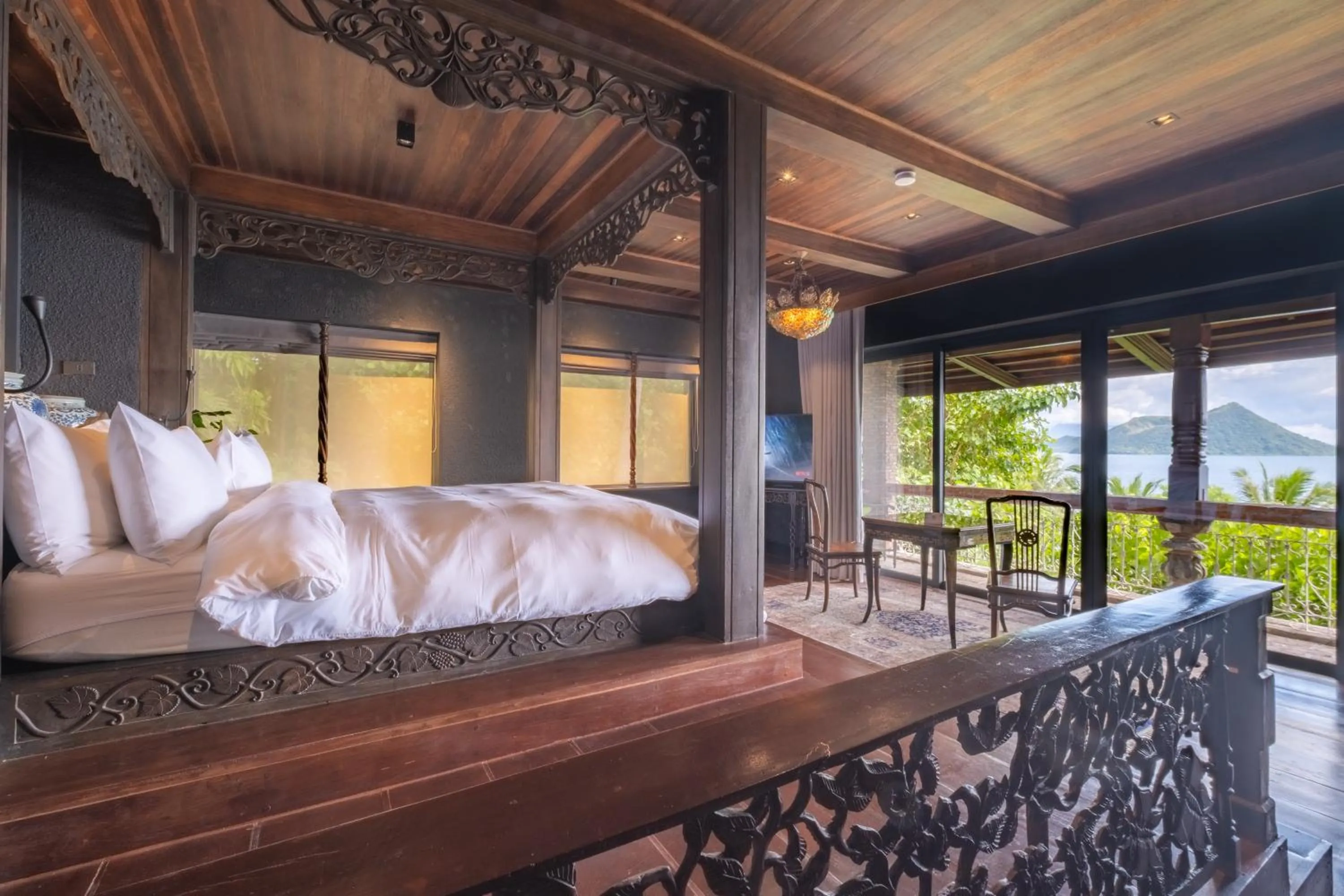 Bedroom, Bed in Nuuk Taal Lake