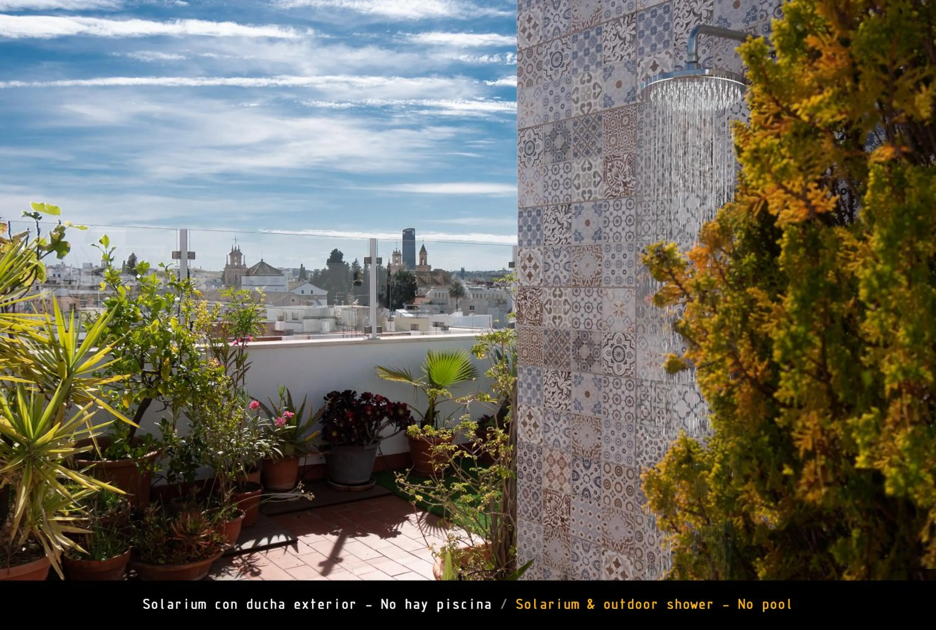 Shower in Hotel Plaza Santa Lucía