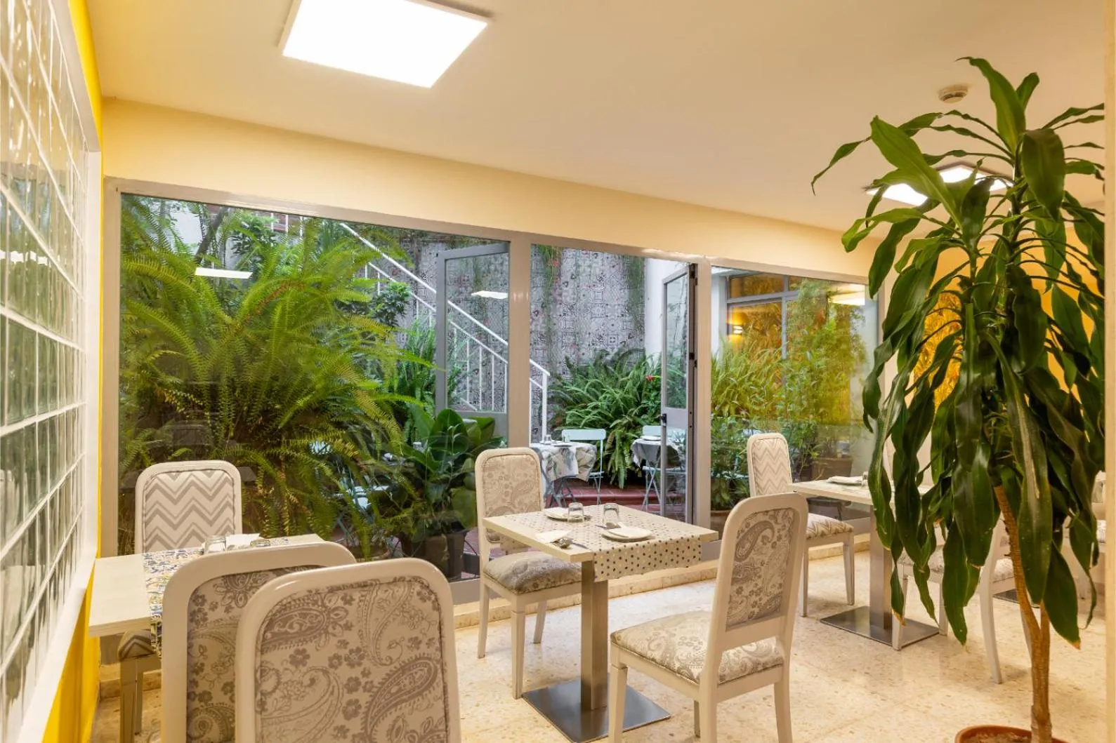 Breakfast in Colectia Hotel Santa Lucía