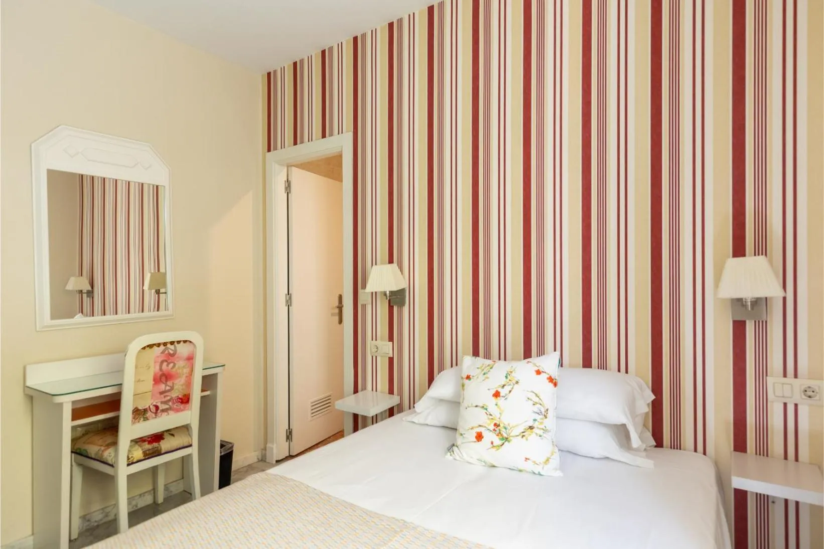 Bedroom, Bed in Colectia Hotel Santa Lucía