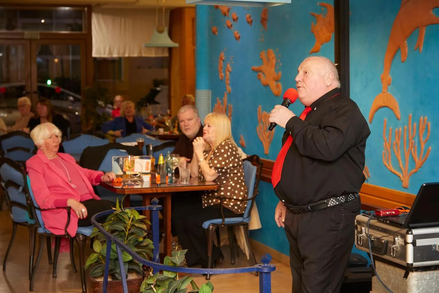 Restaurant/places to eat in Apartamentos La Jabega