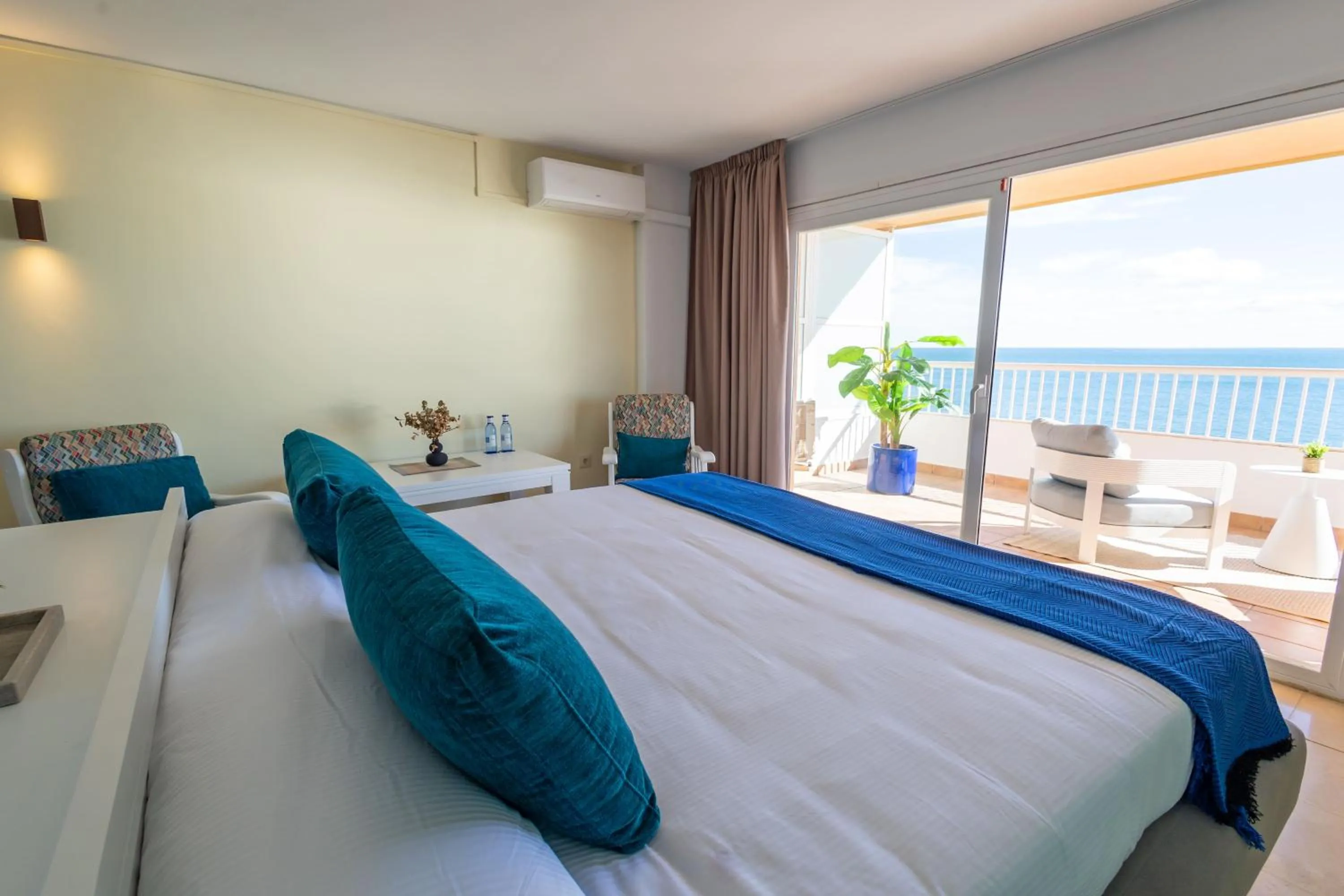 Bed in Apartamentos La Jabega