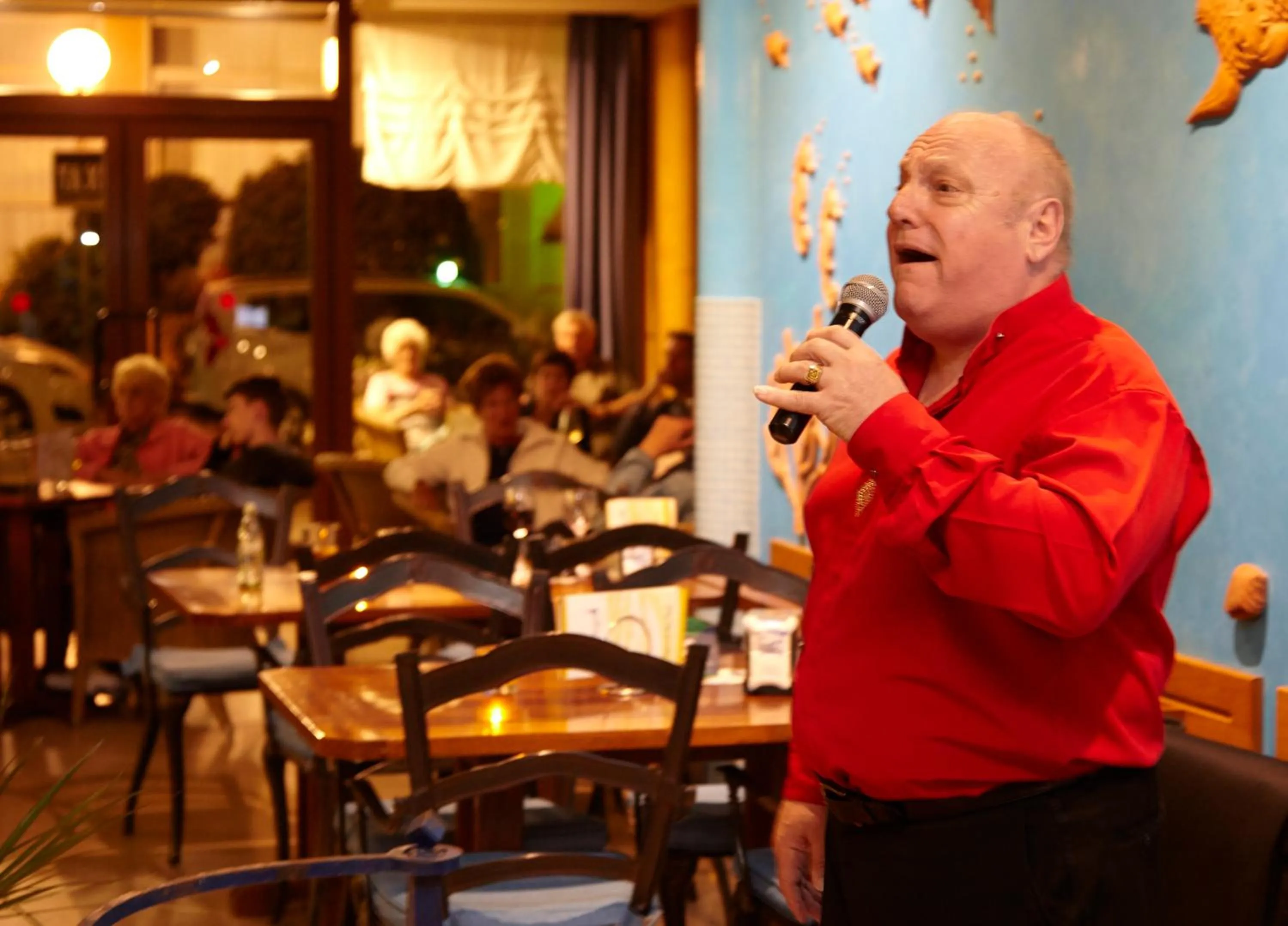 Evening entertainment in Apartamentos La Jabega