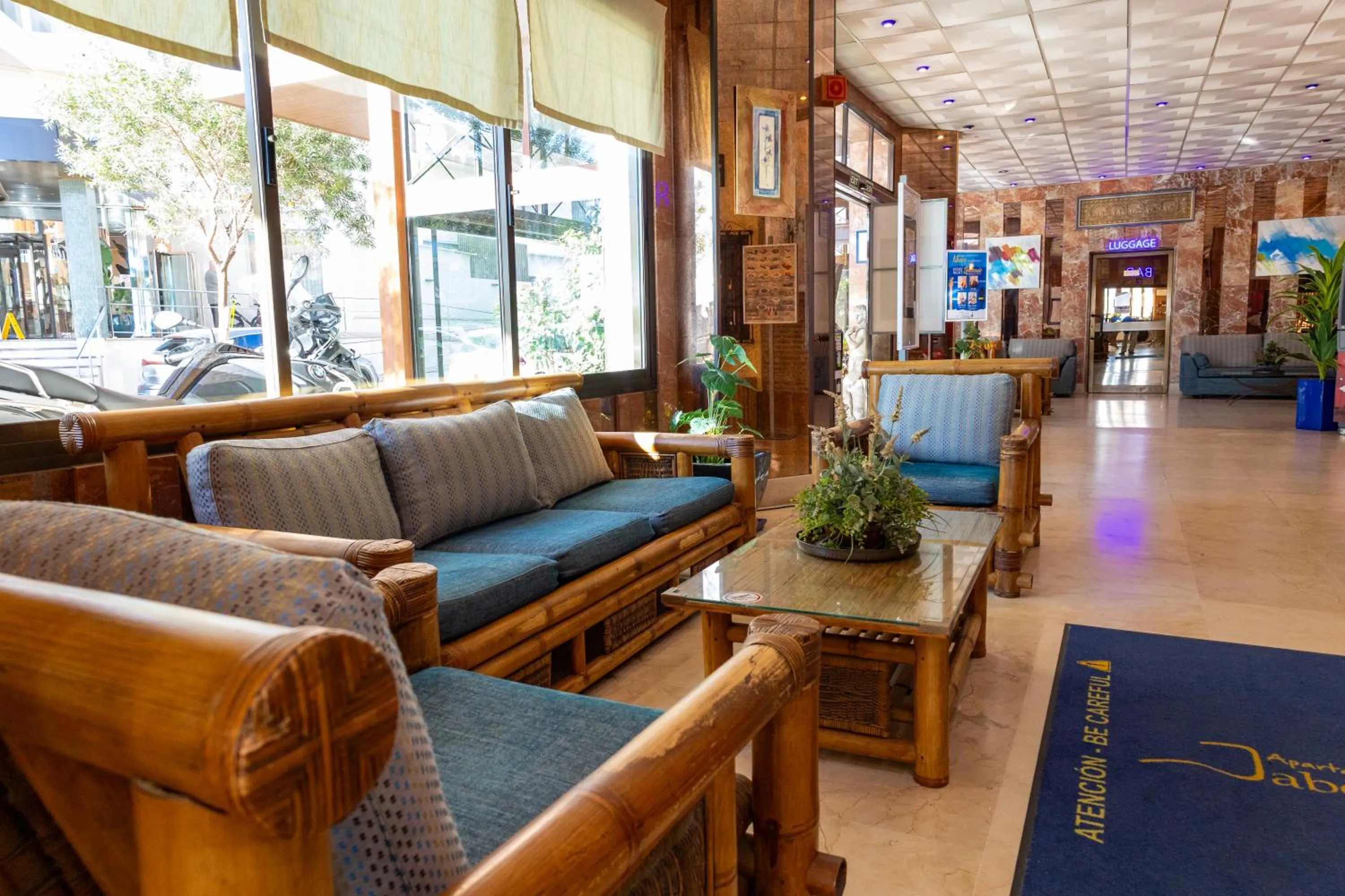 Apartamentos La Jabega