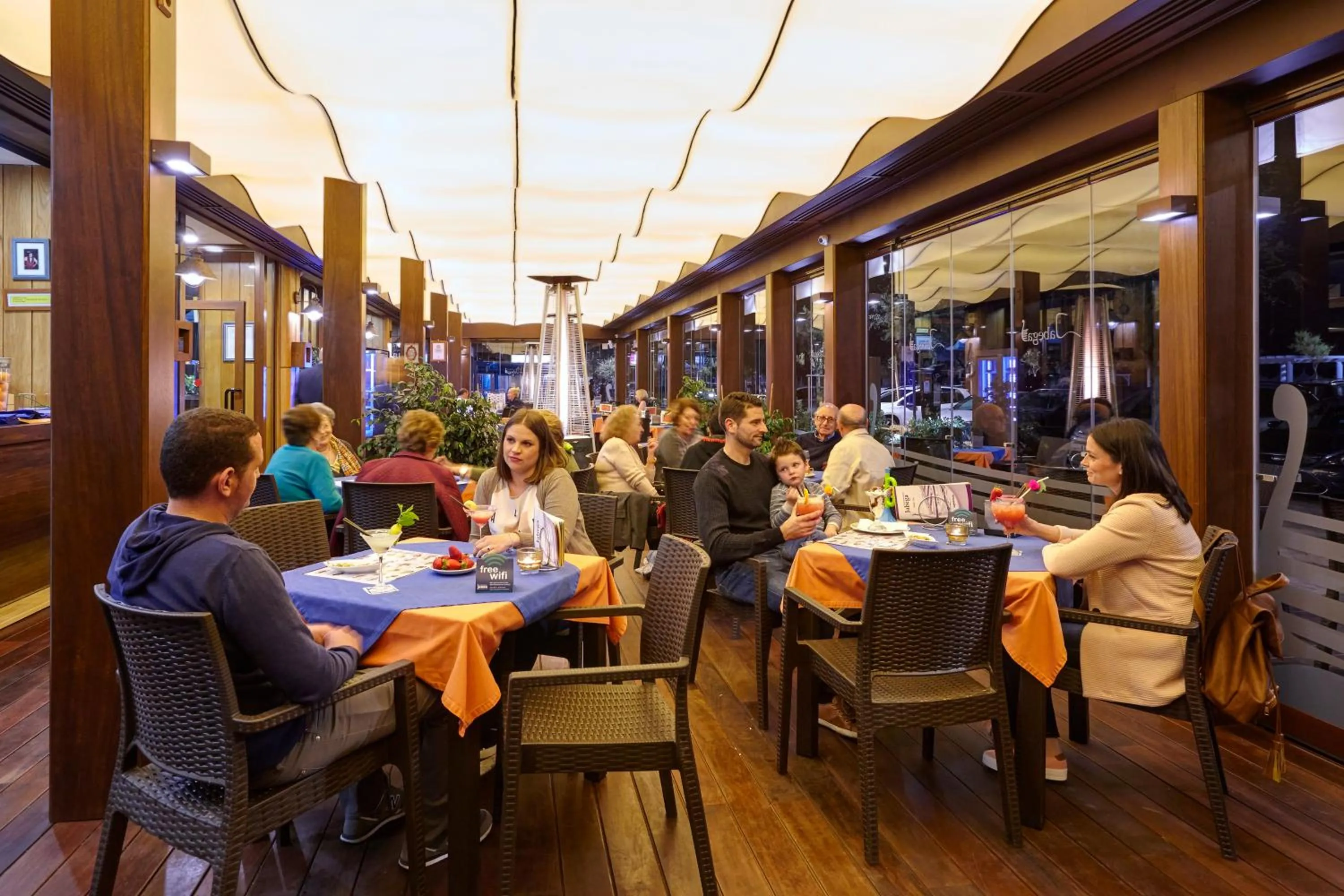 Lounge or bar in Apartamentos La Jabega