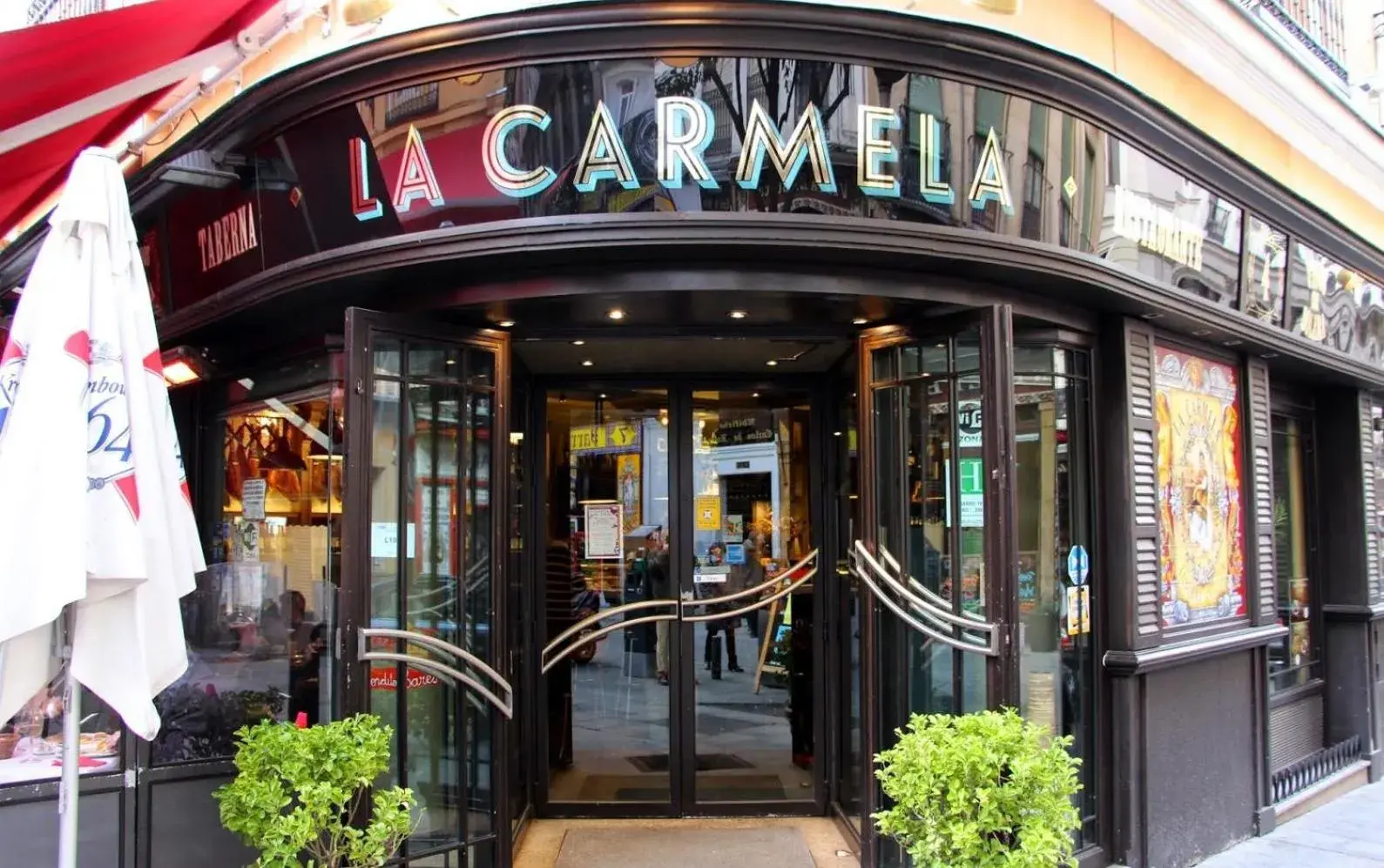 Restaurant/places to eat in Hostal Matheu Restaurant/places to eat in Hostal Matheu