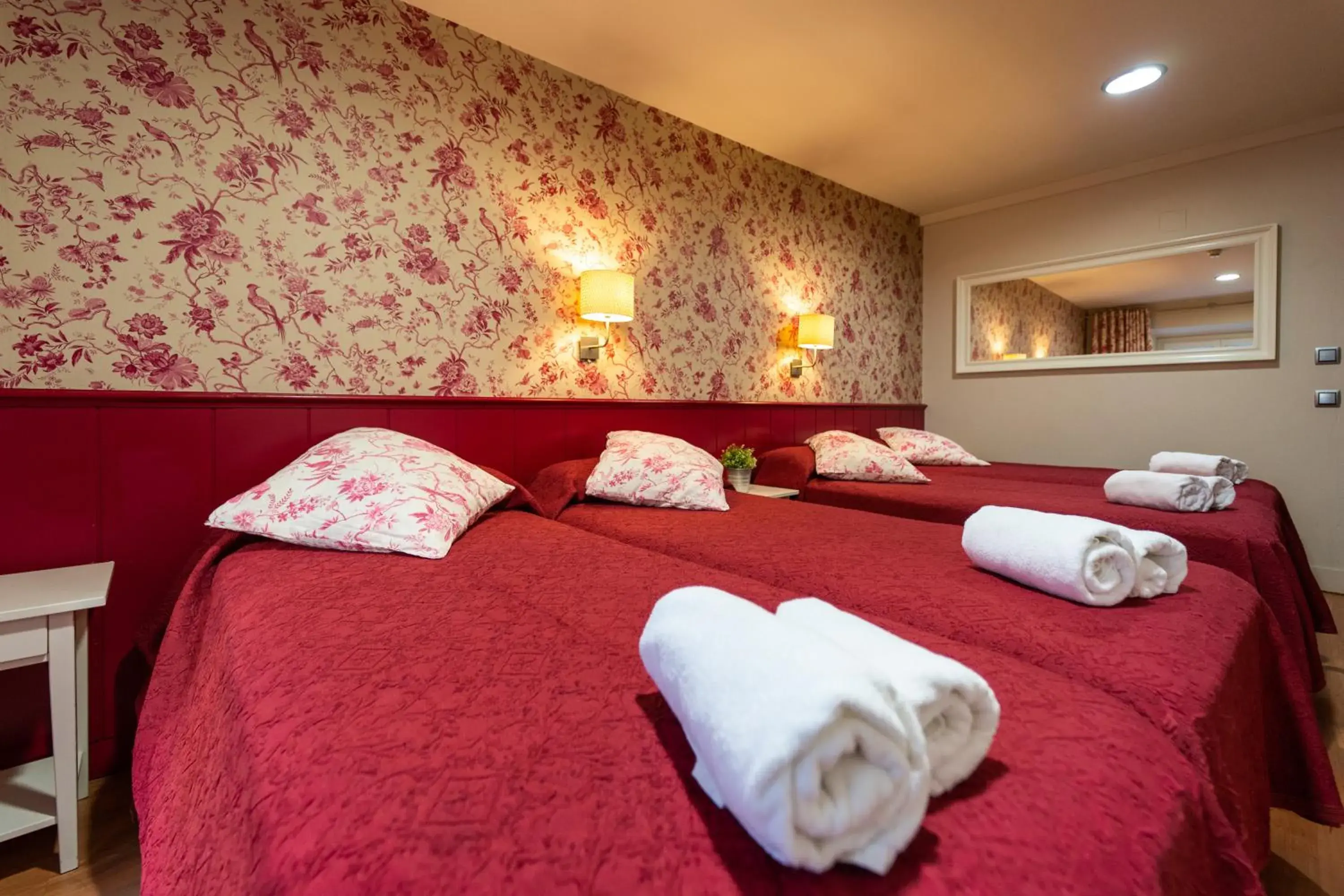 Bedroom, Bed in Hostal Matheu Bedroom, Bed in Hostal Matheu