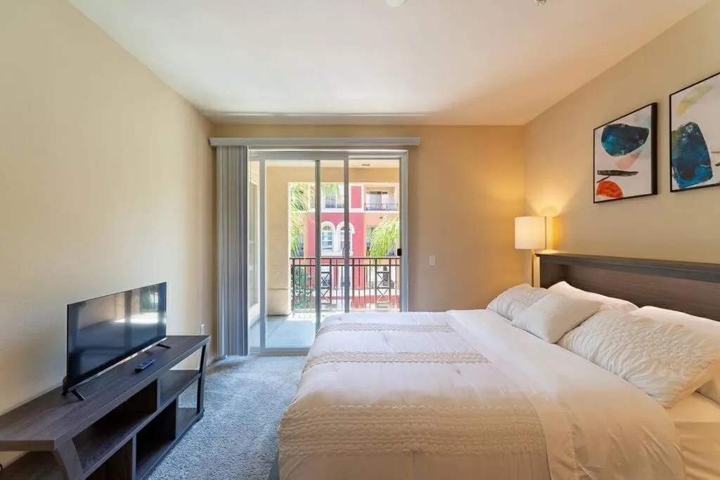 Lovely 2BR/2BA!5MIN to Disney! Angelstadium! HondaCenter.