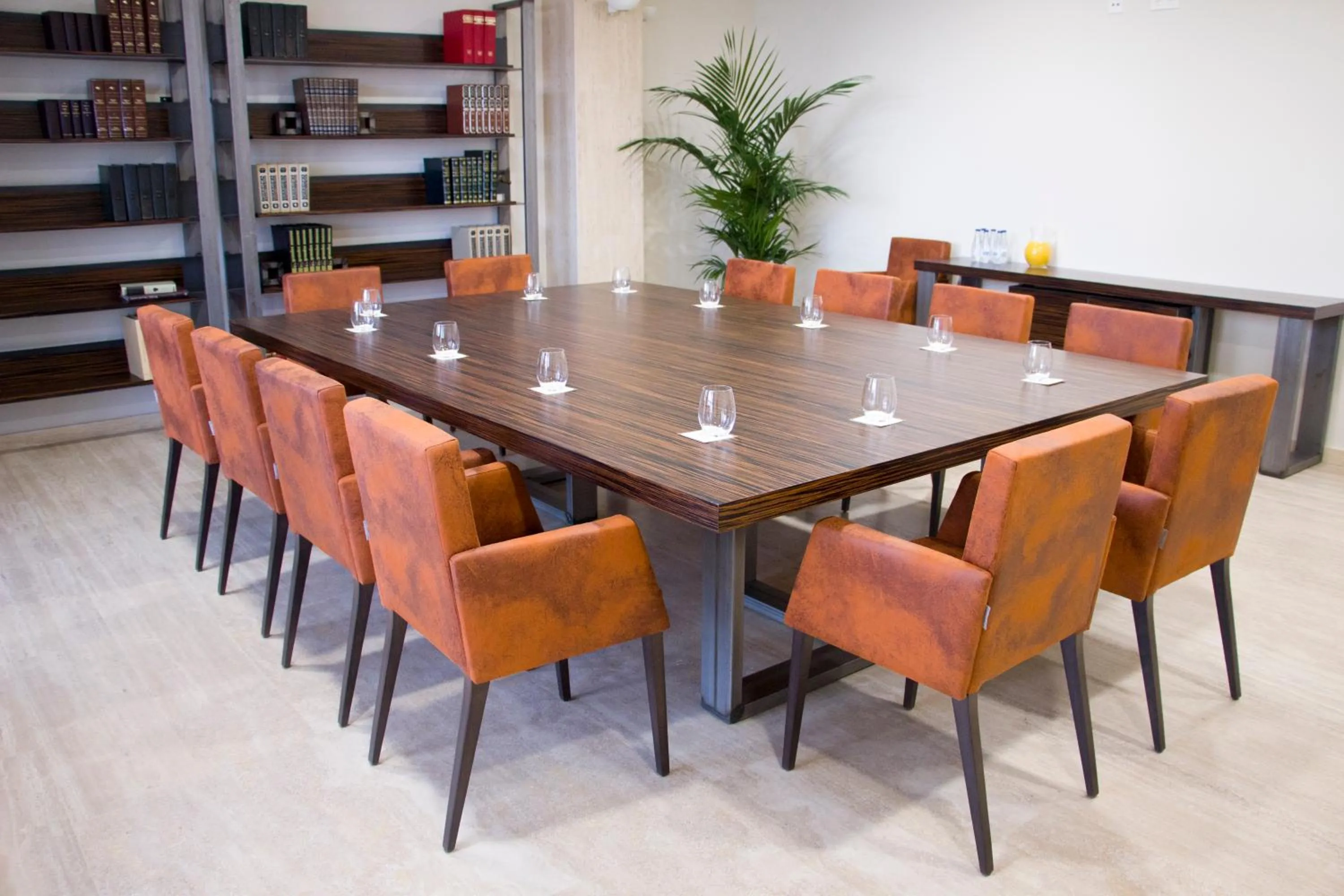 Business facilities in Mas Gallau