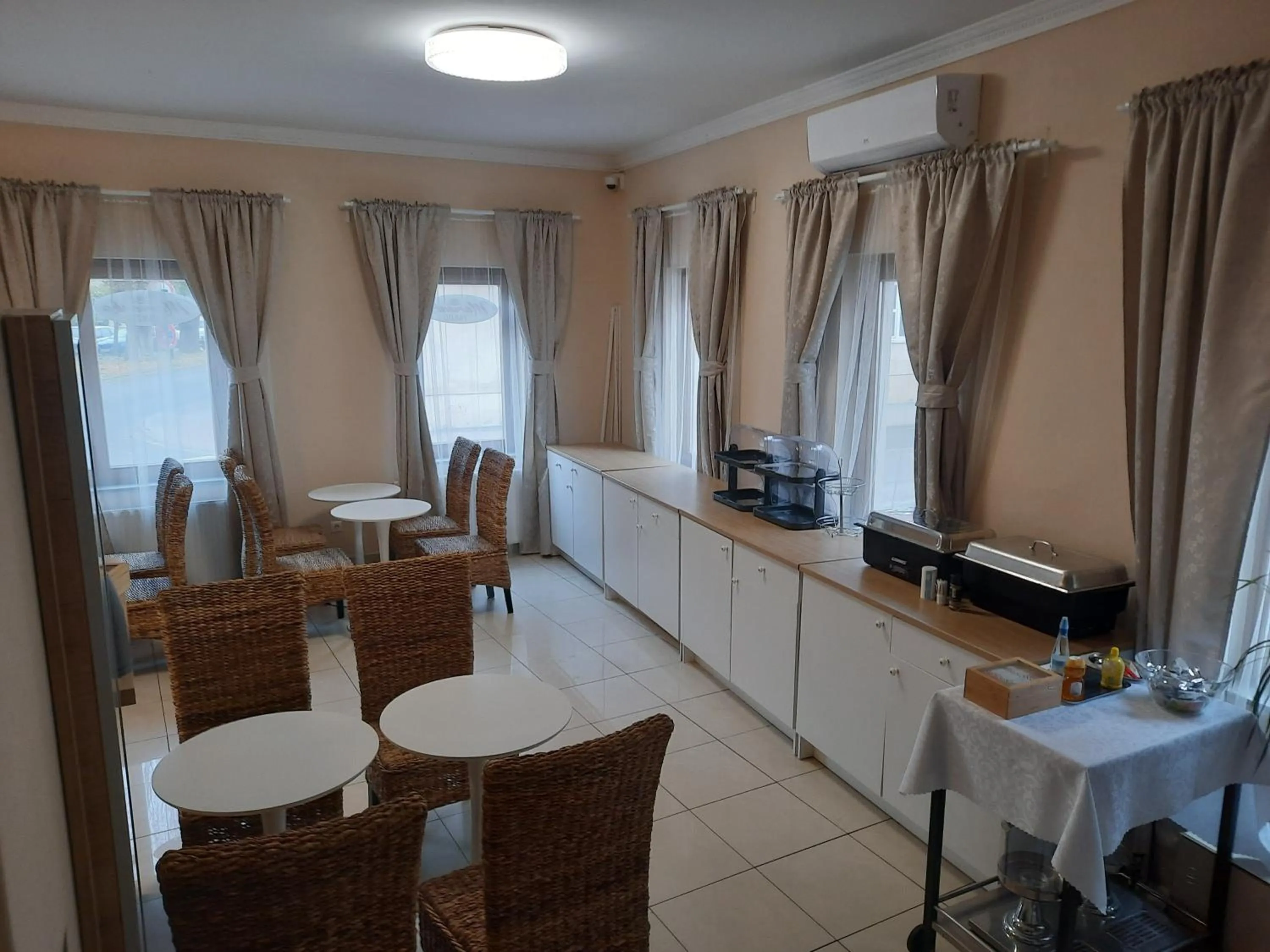 Dining area in Végvári Hotel Eger