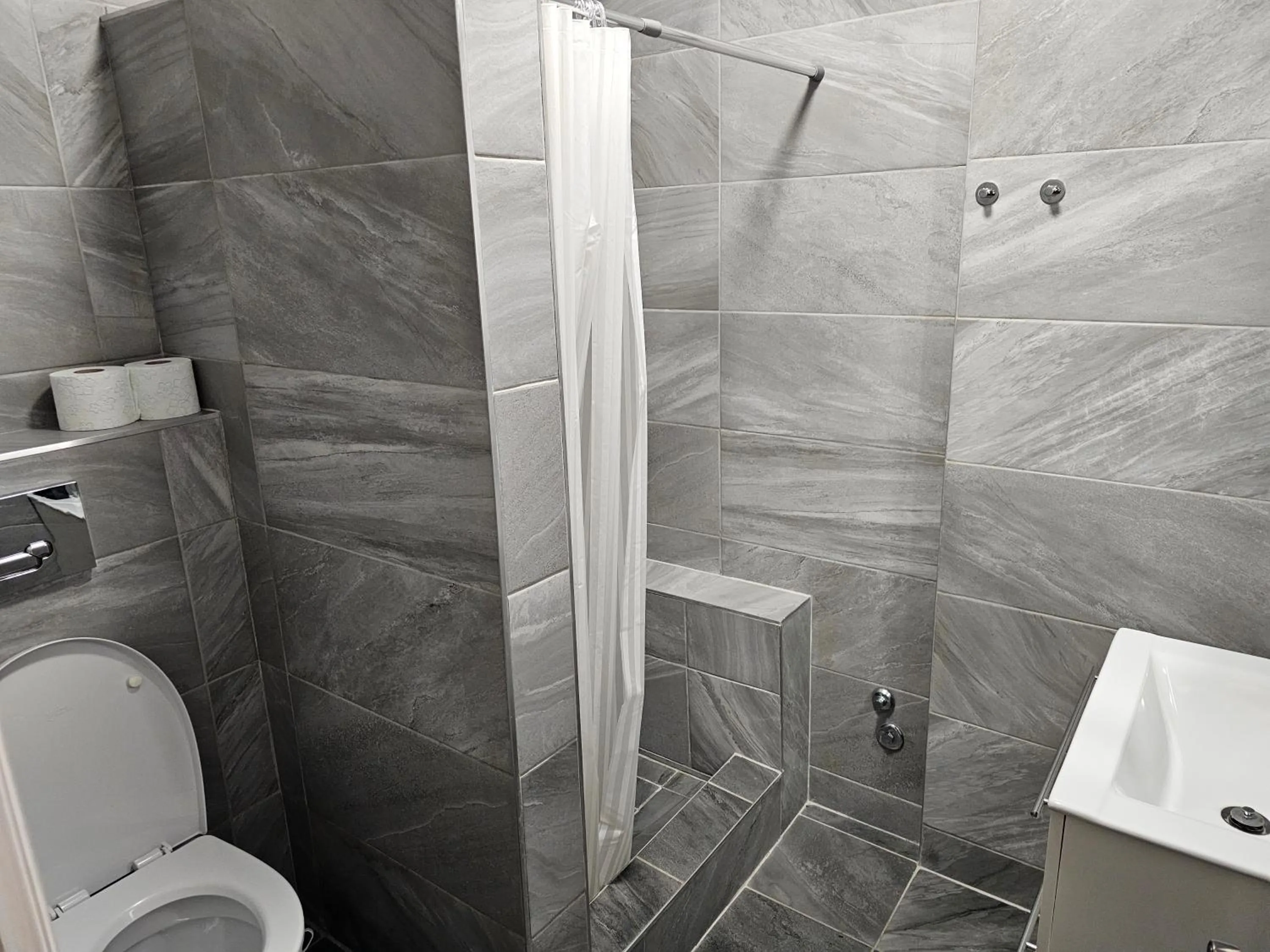 Shower in Végvári Hotel Eger