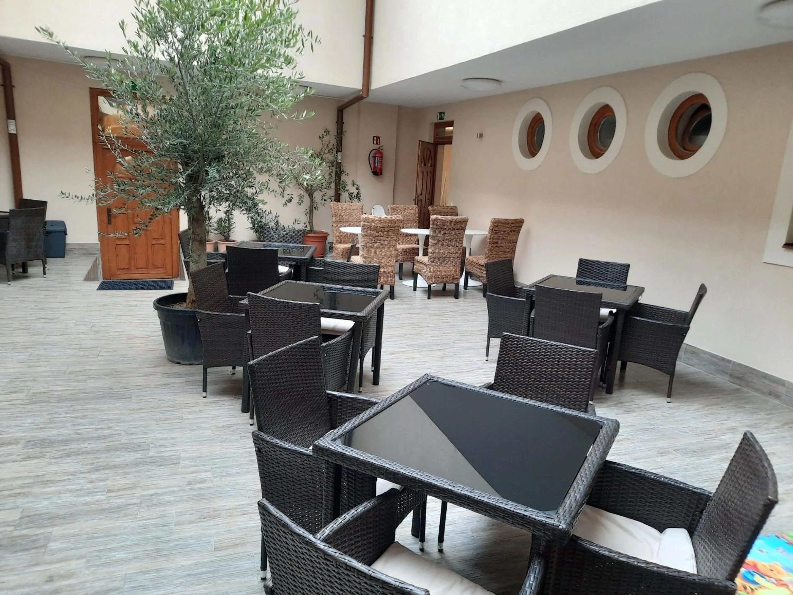 Restaurant/places to eat in Végvári Hotel Eger
