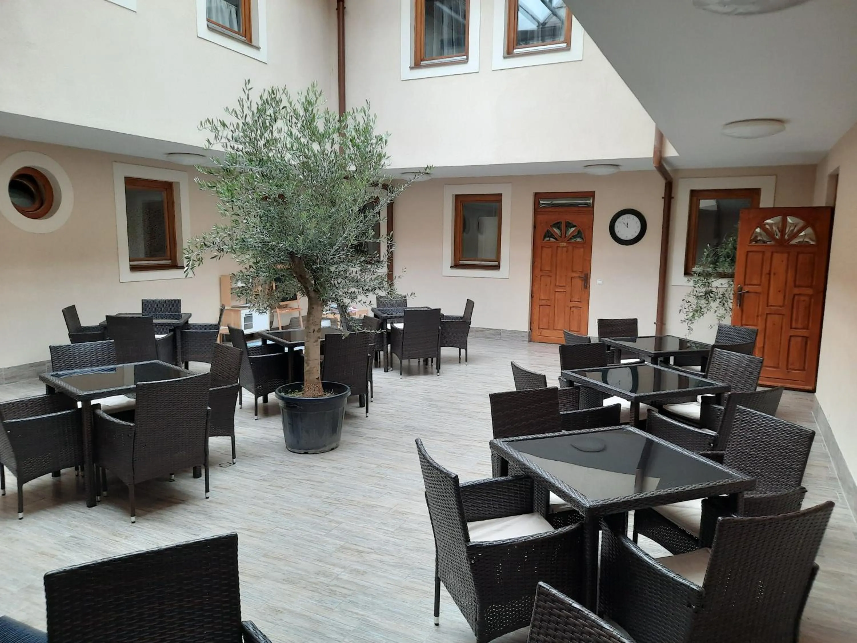 Restaurant/places to eat in Végvári Hotel Eger