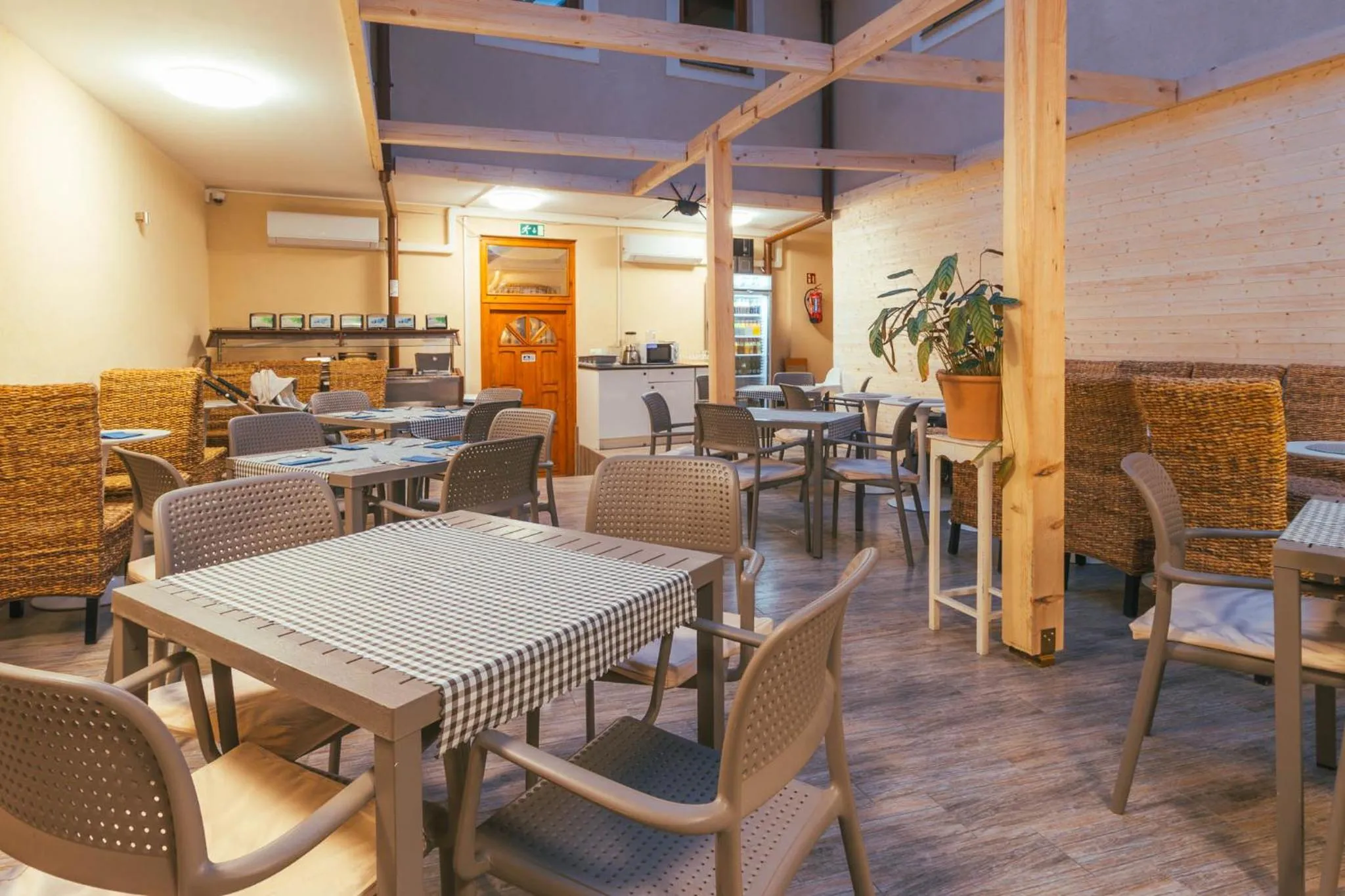 Restaurant/places to eat in Végvári Hotel Eger