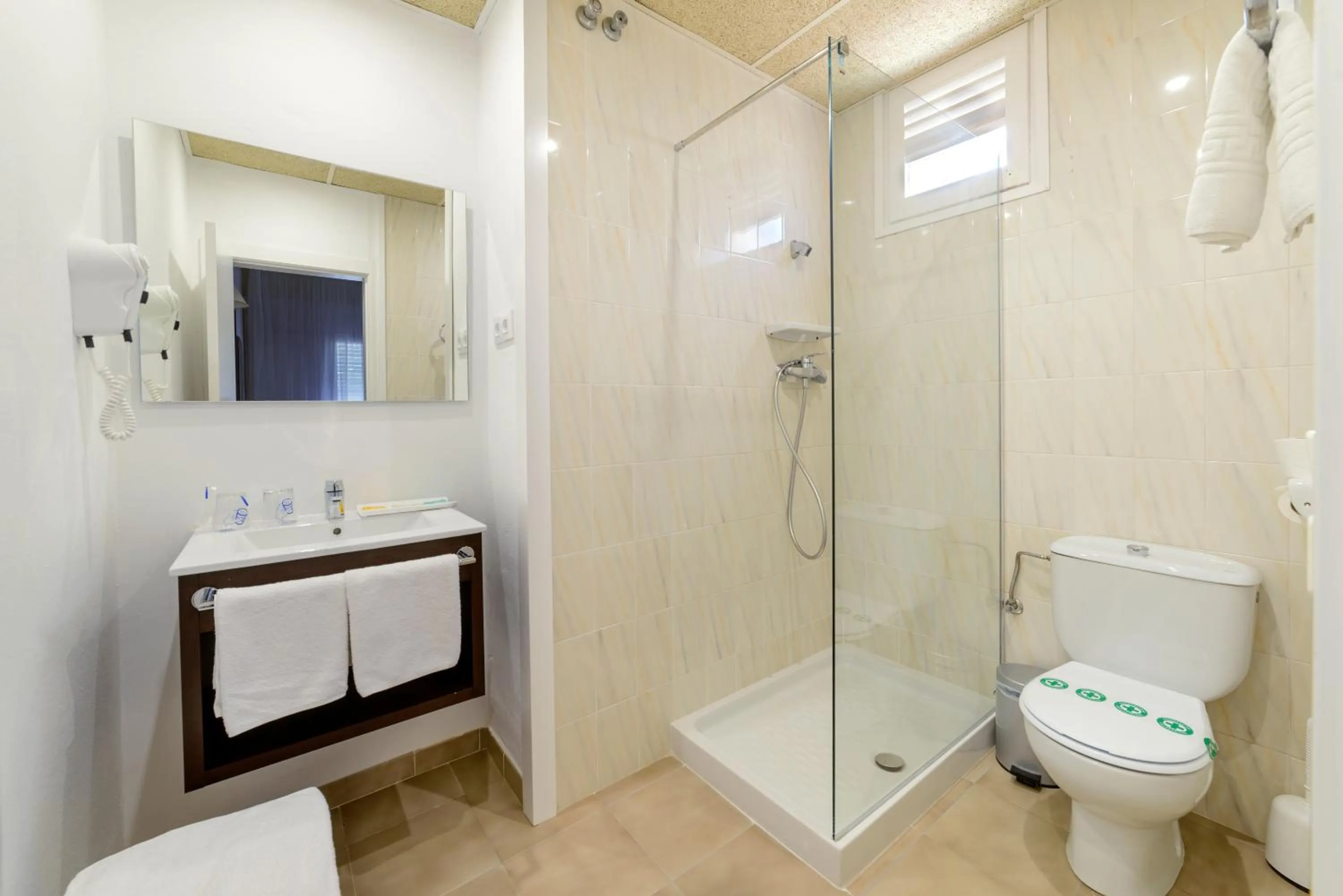 Toilet in RVHotels Avenida