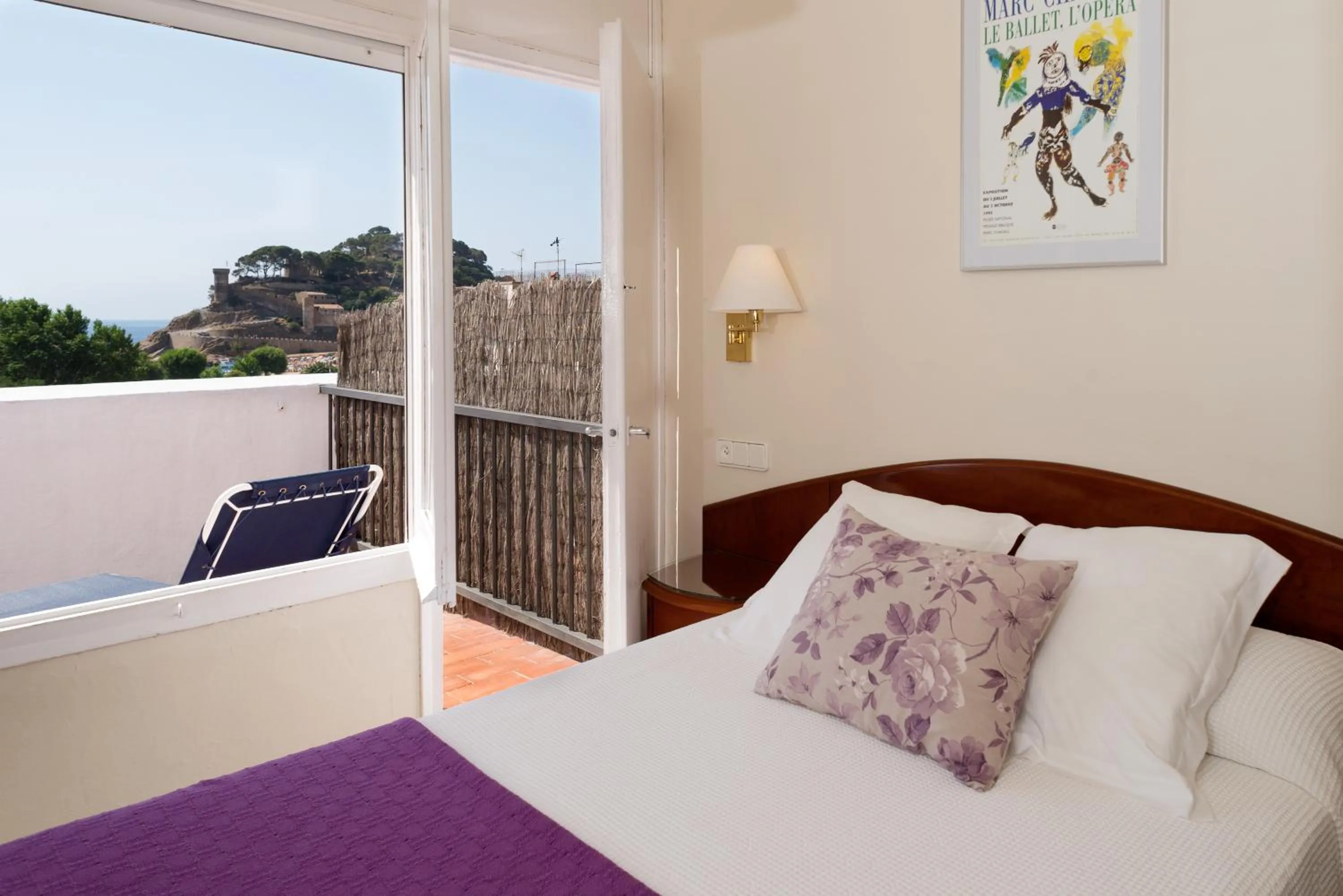 Sea view, Bed in RVHotels Avenida