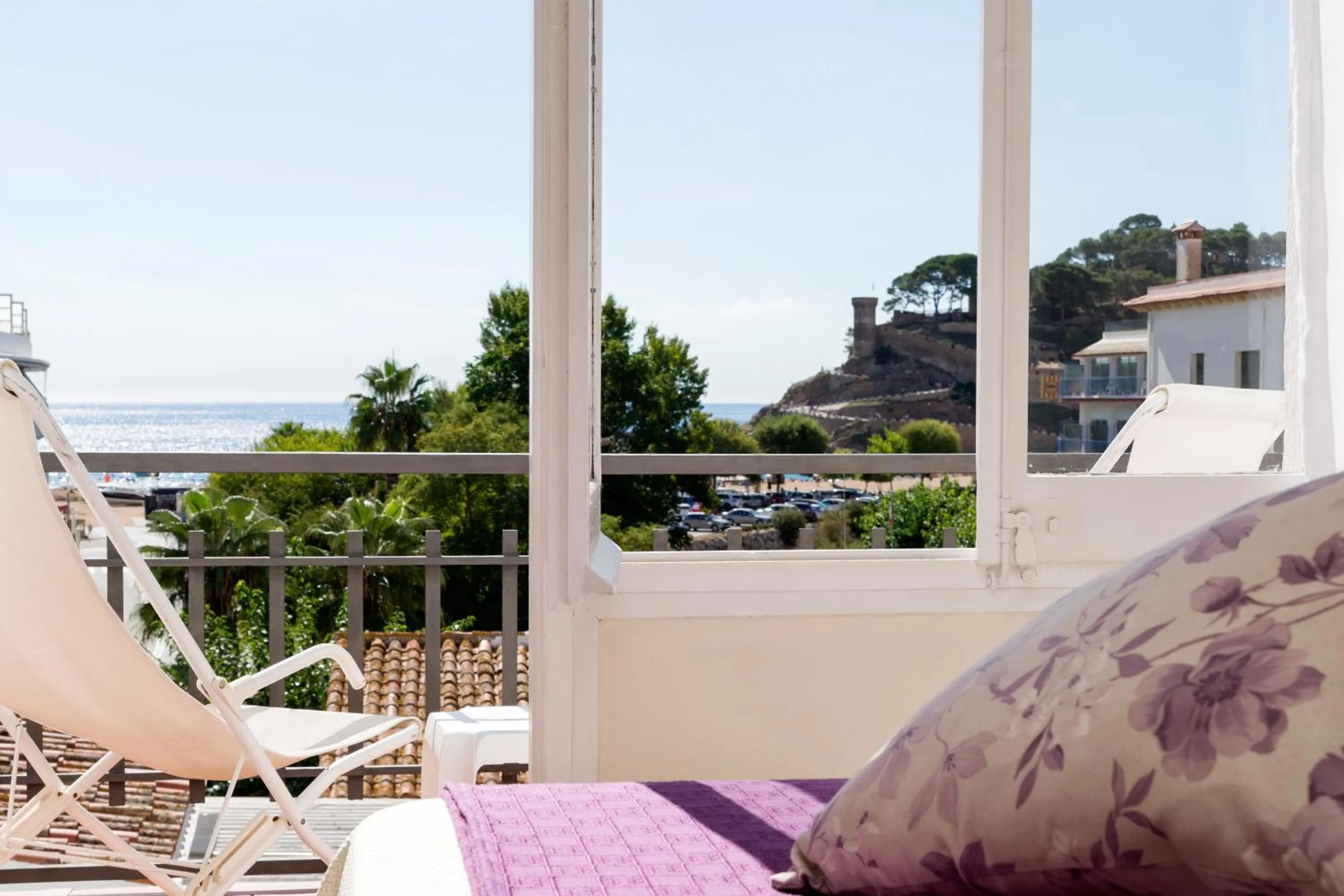 TV and multimedia in RVHotels Avenida