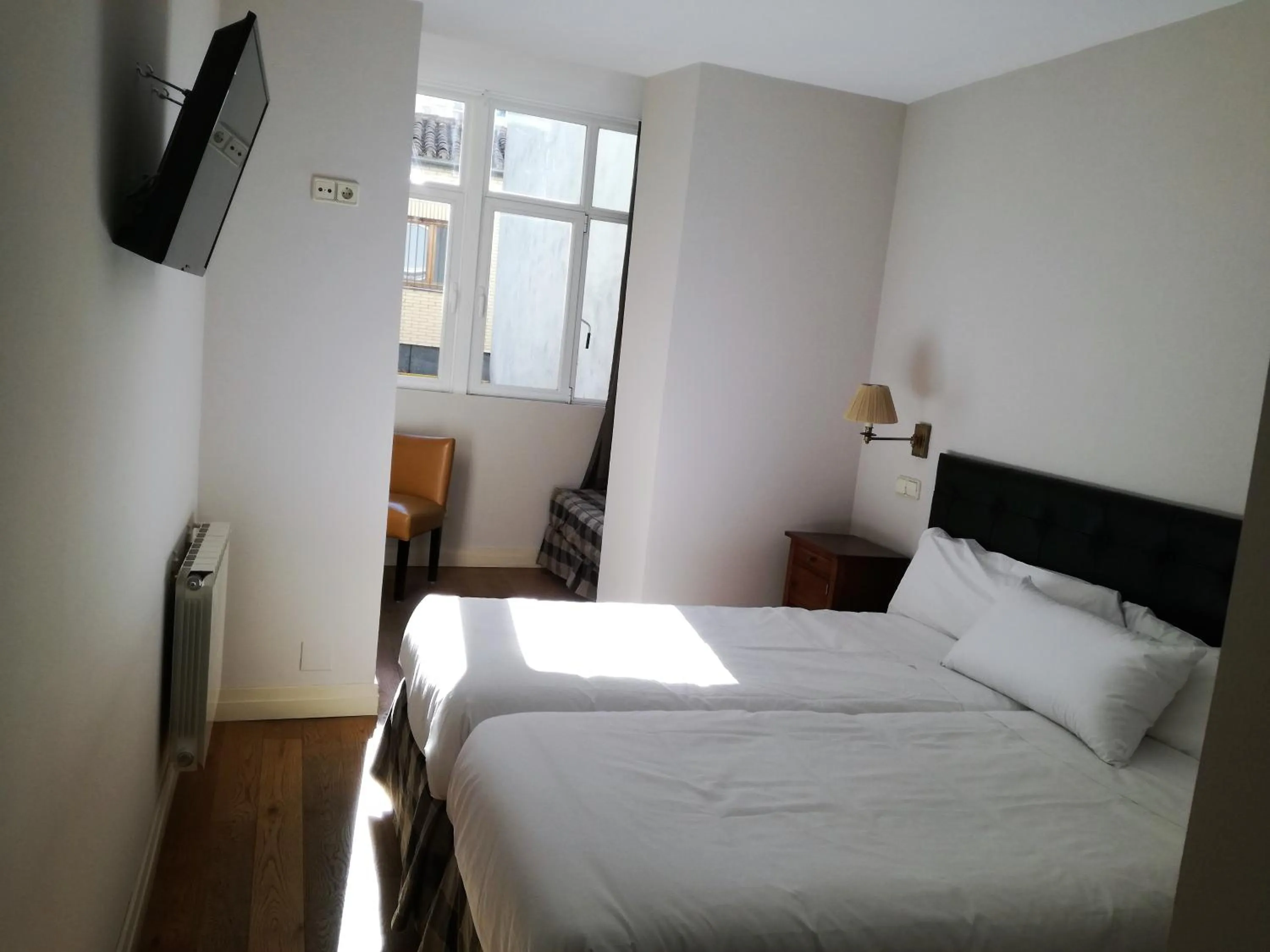 Photo of the whole room, Bed in Hotel Cuéntame La Puebla